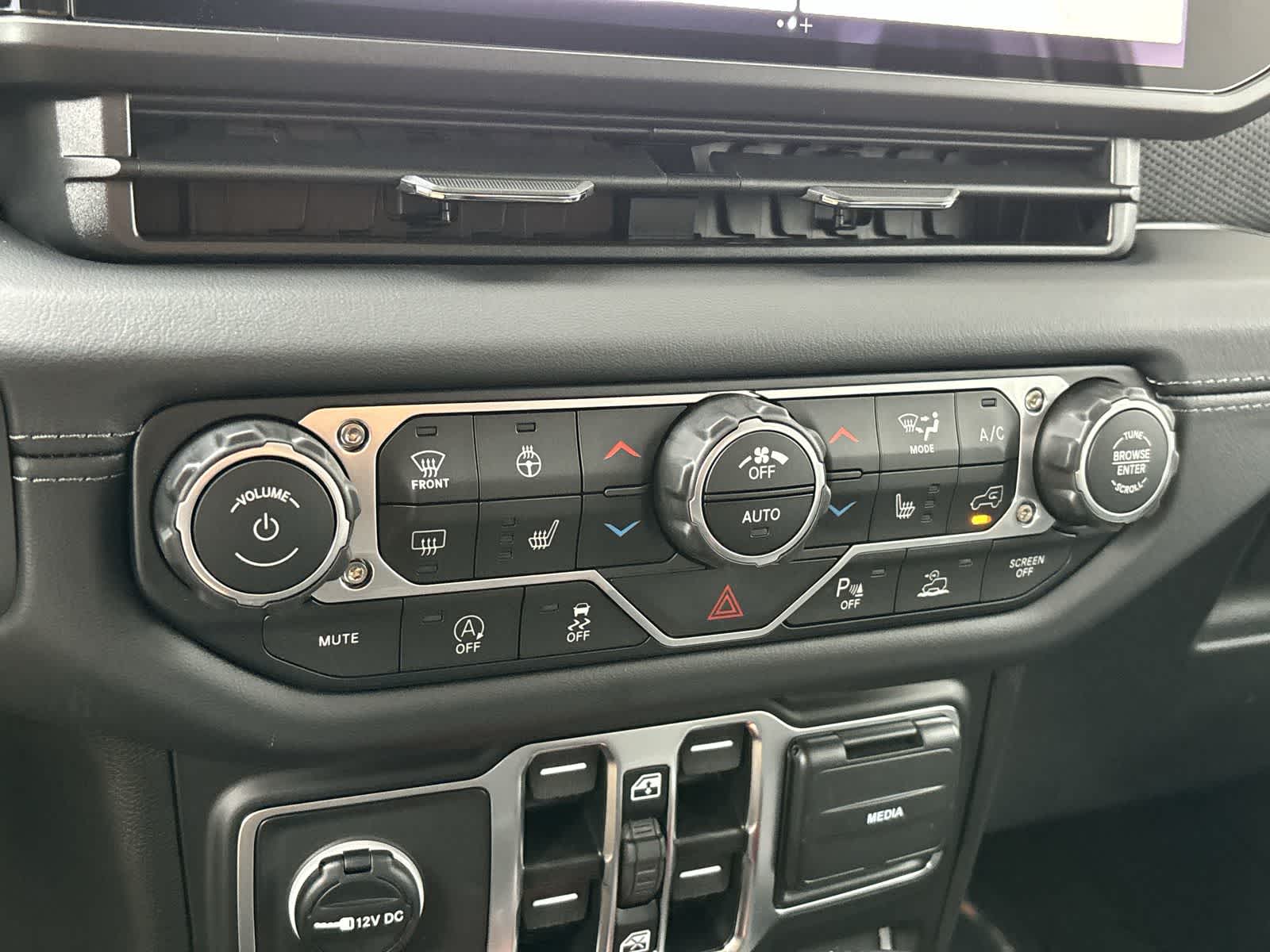 Thumbnail: 2026 Jeep Wrangler - 26