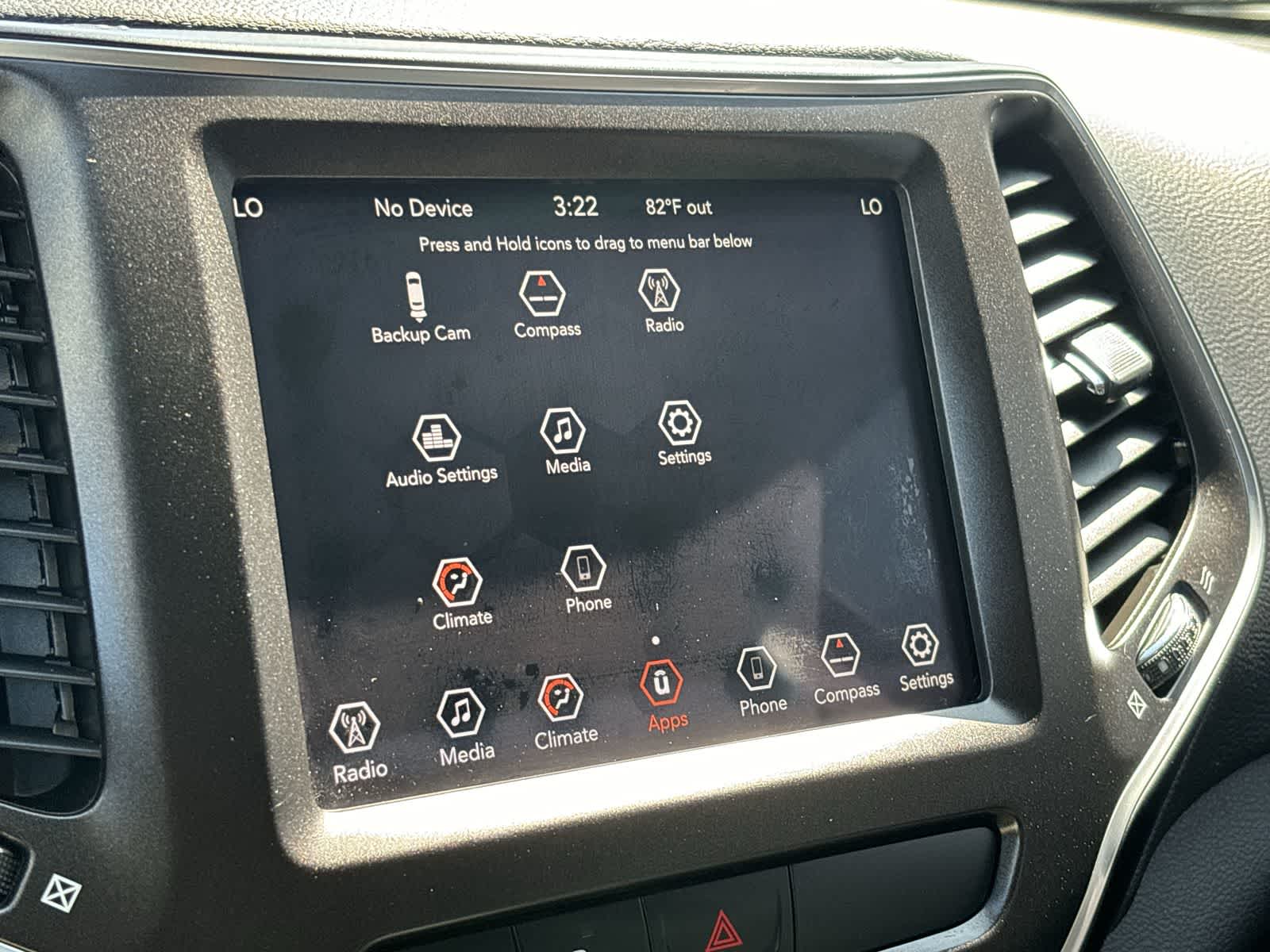 Thumbnail: 2019 Jeep Cherokee - 21