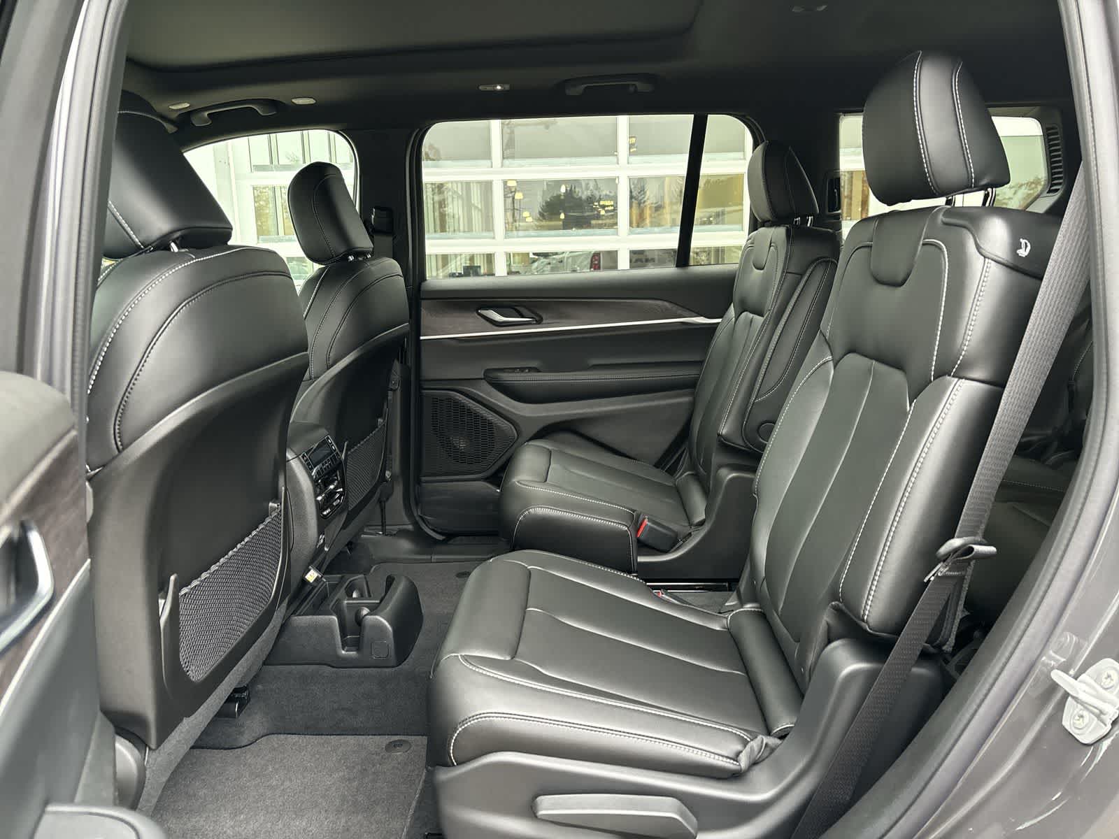 Thumbnail: 2025 Jeep Grand Cherokee L - 8