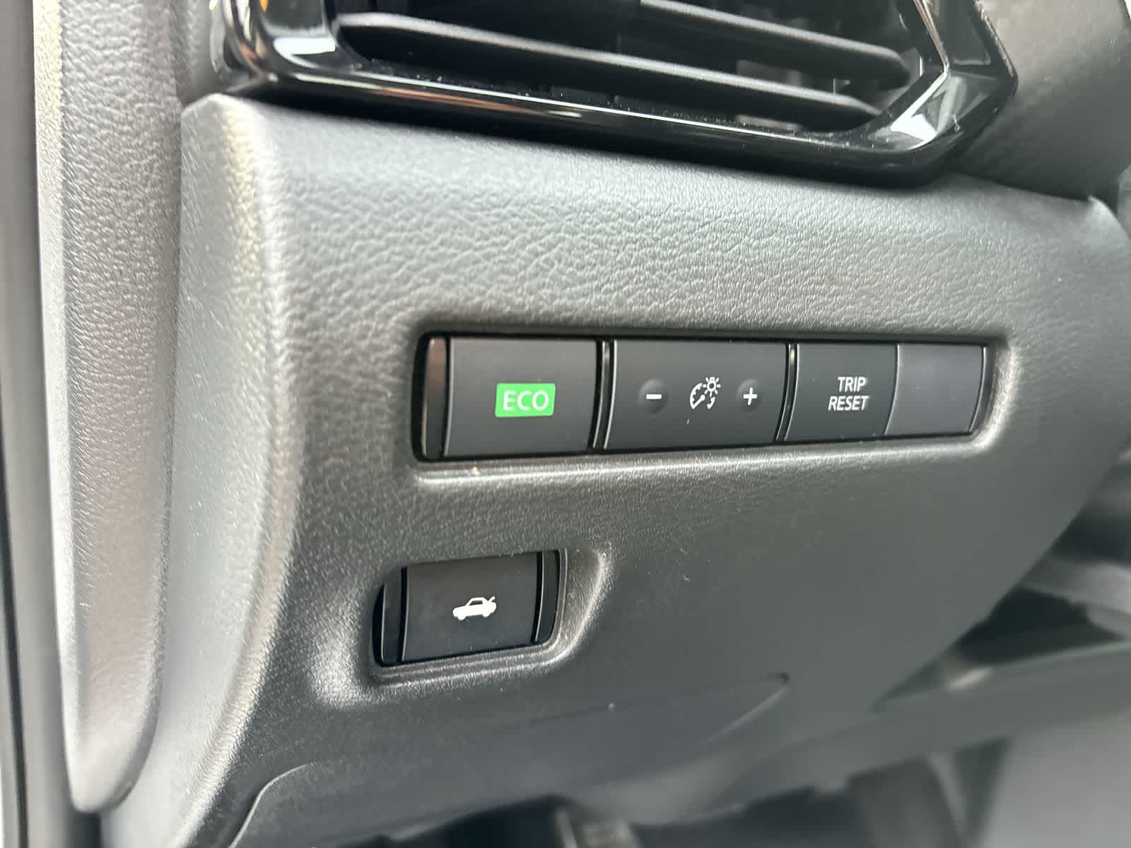 Thumbnail: 2023 Nissan Sentra - 9