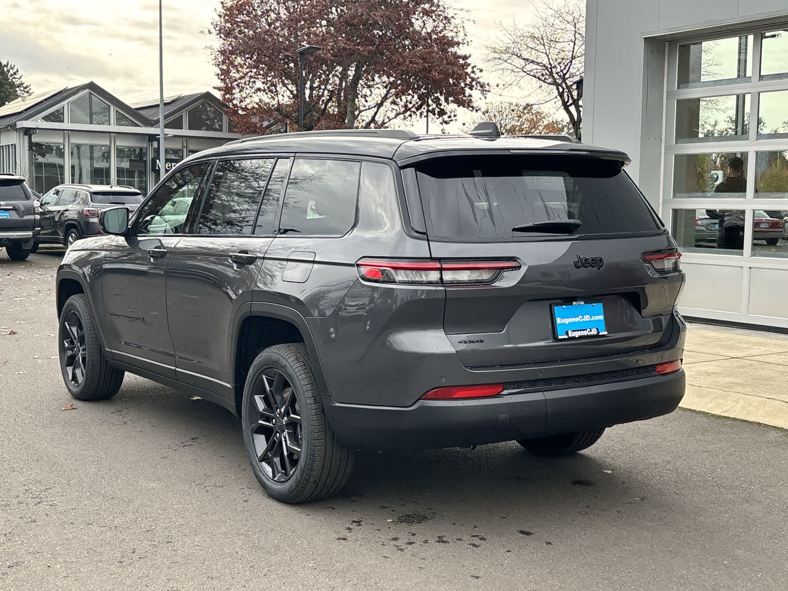 Thumbnail: 2025 Jeep Grand Cherokee L - 3