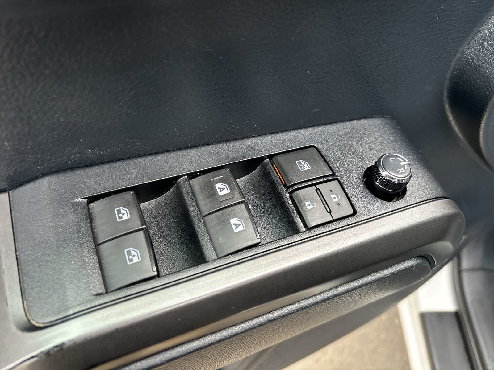 Thumbnail: 2017 Toyota Tacoma - 8