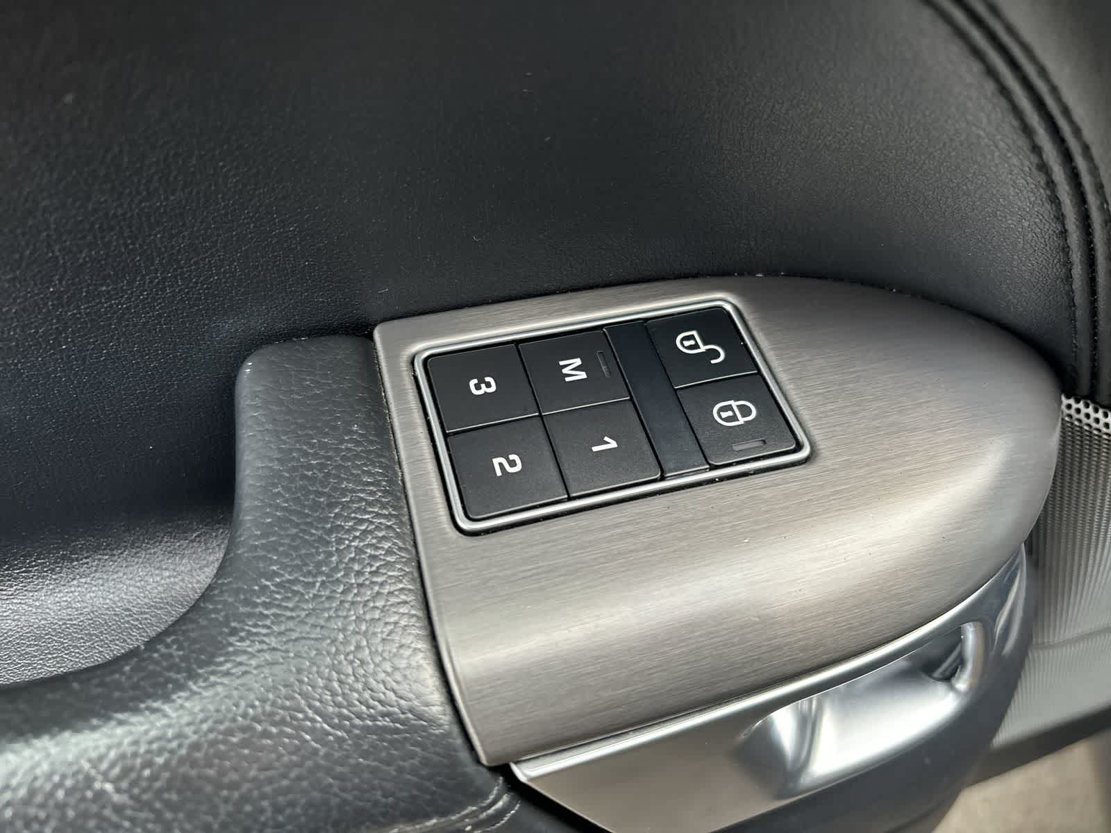 Thumbnail: 2017 Land Rover Range Rover Sport - 9