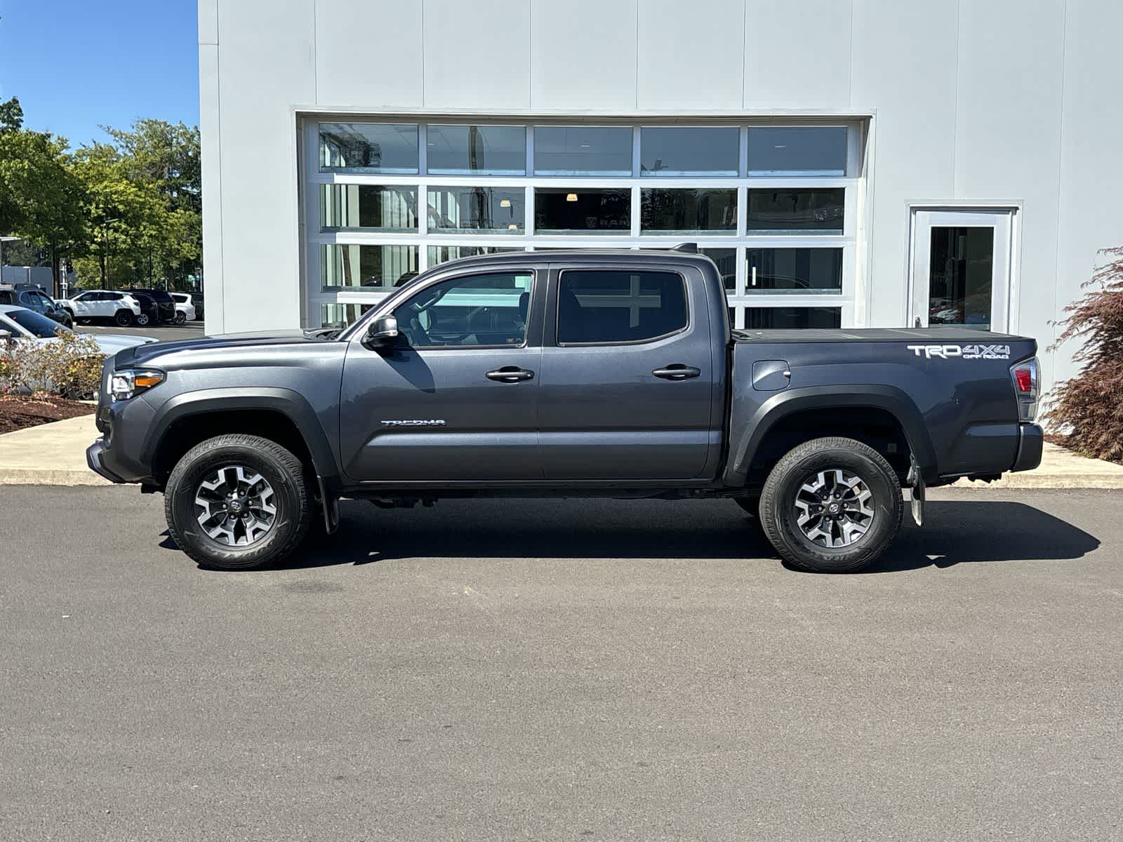 2020 Toyota Tacoma TRD V6 photo 2