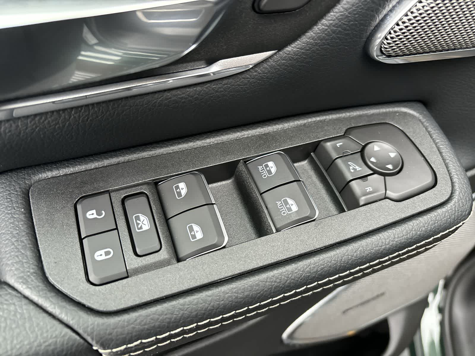 Thumbnail: 2026 RAM 1500 - 10