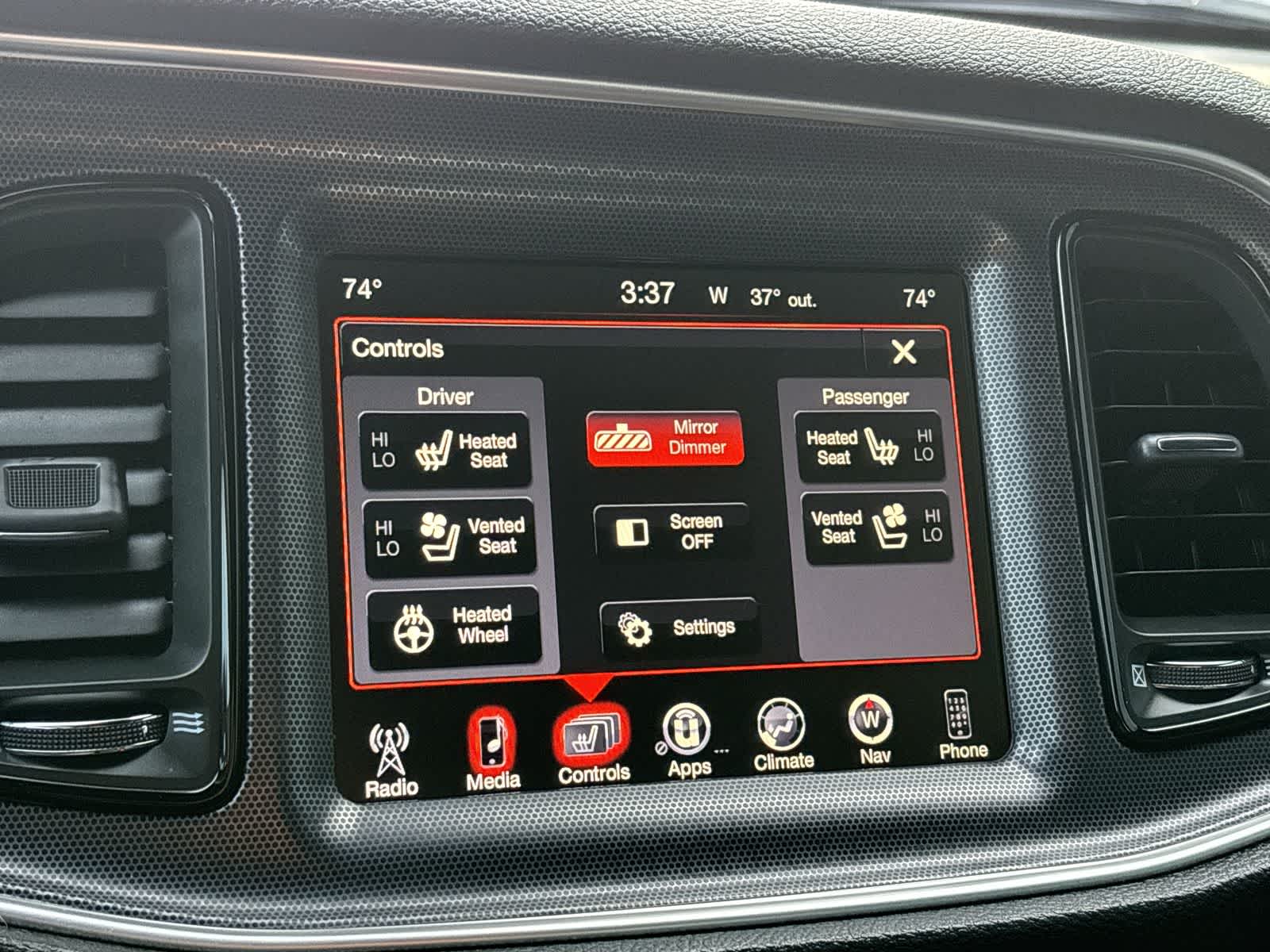 Thumbnail: 2015 Dodge Challenger - 17