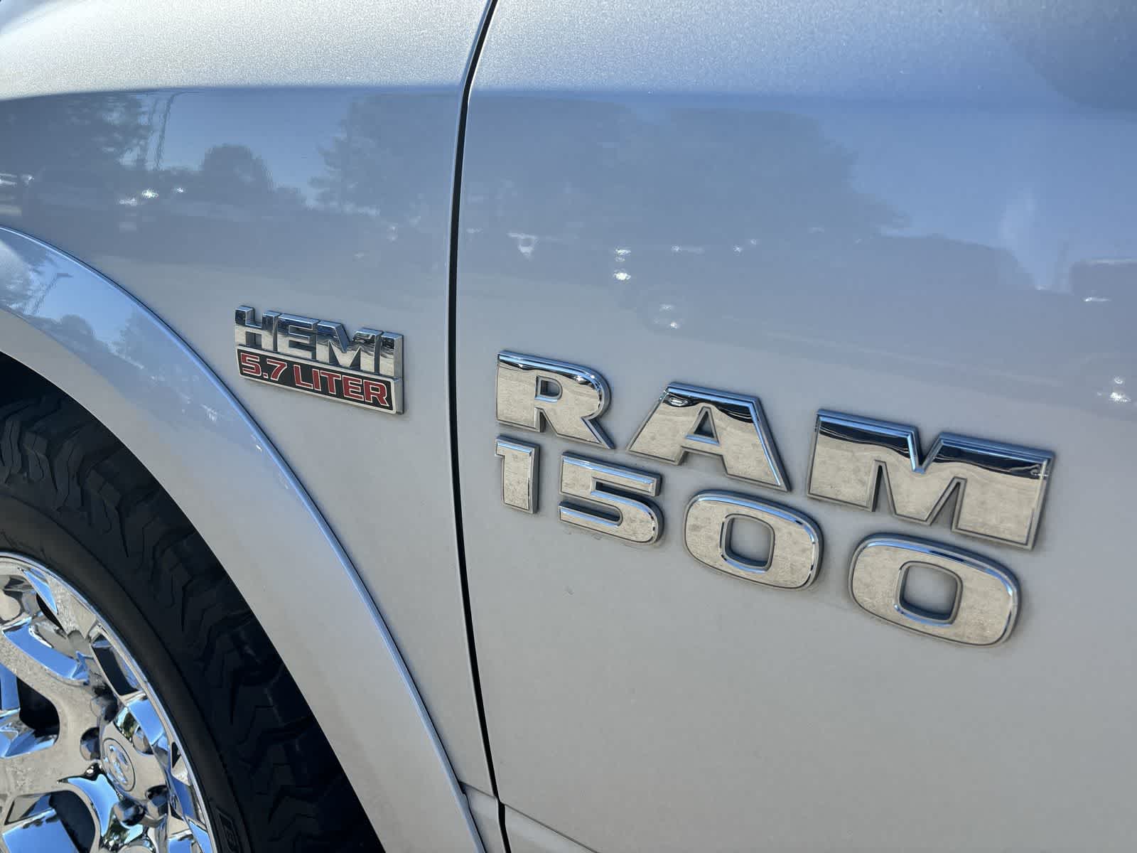 2017 Ram 1500 Laramie photo 4