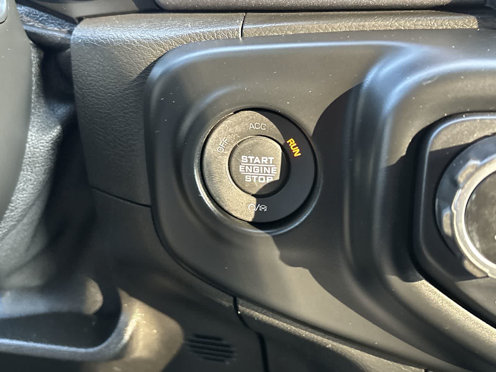 Thumbnail: 2021 Jeep Gladiator - 30