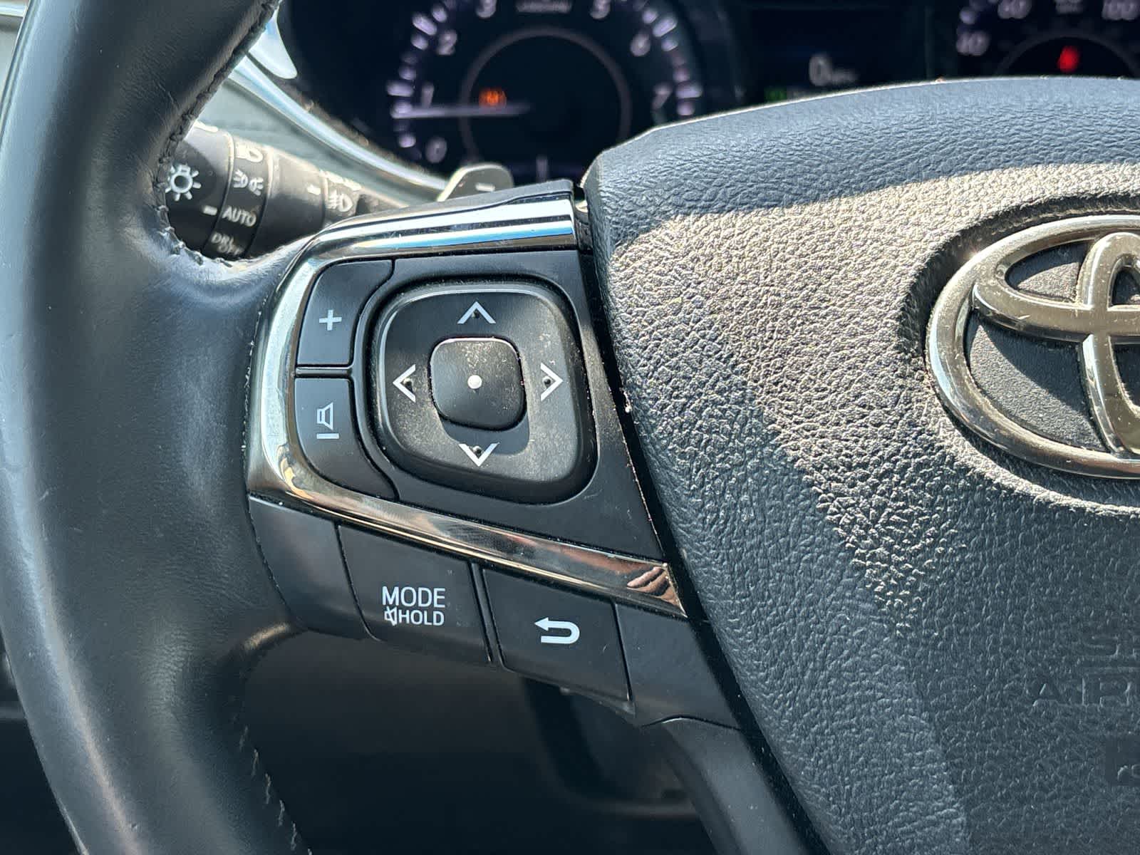 Thumbnail: 2013 Toyota Avalon - 10