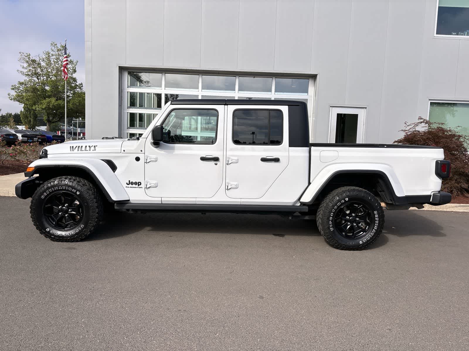 Used 2021 Jeep Gladiator WILLYS with VIN 1C6HJTAG2ML581929 for sale in Eugene, OR