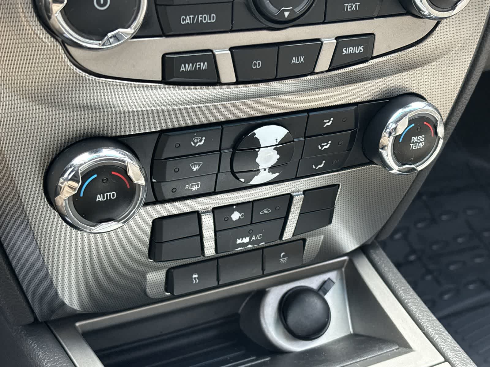 Thumbnail: 2010 Ford Fusion - 21