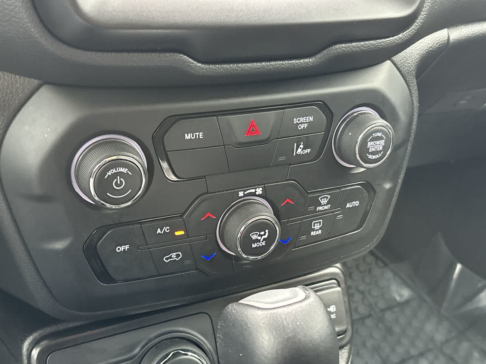 Thumbnail: 2023 Jeep Renegade - 24