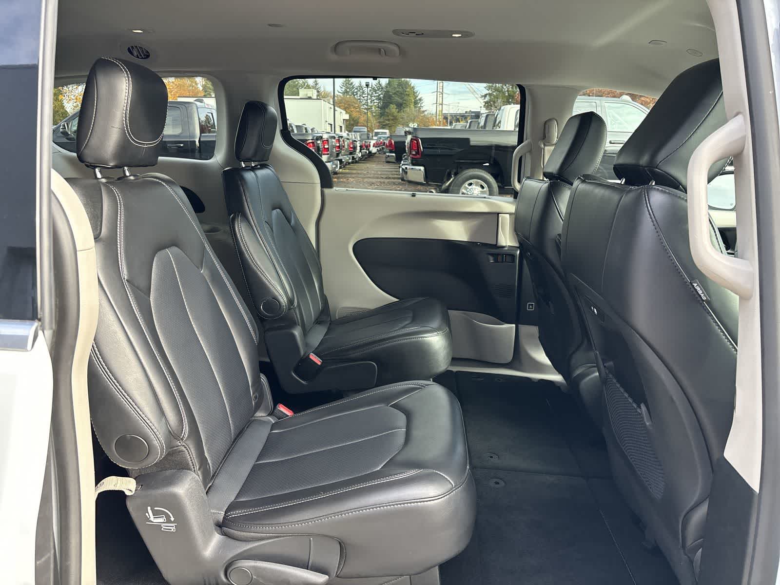 Thumbnail: 2024 Chrysler Pacifica - 5