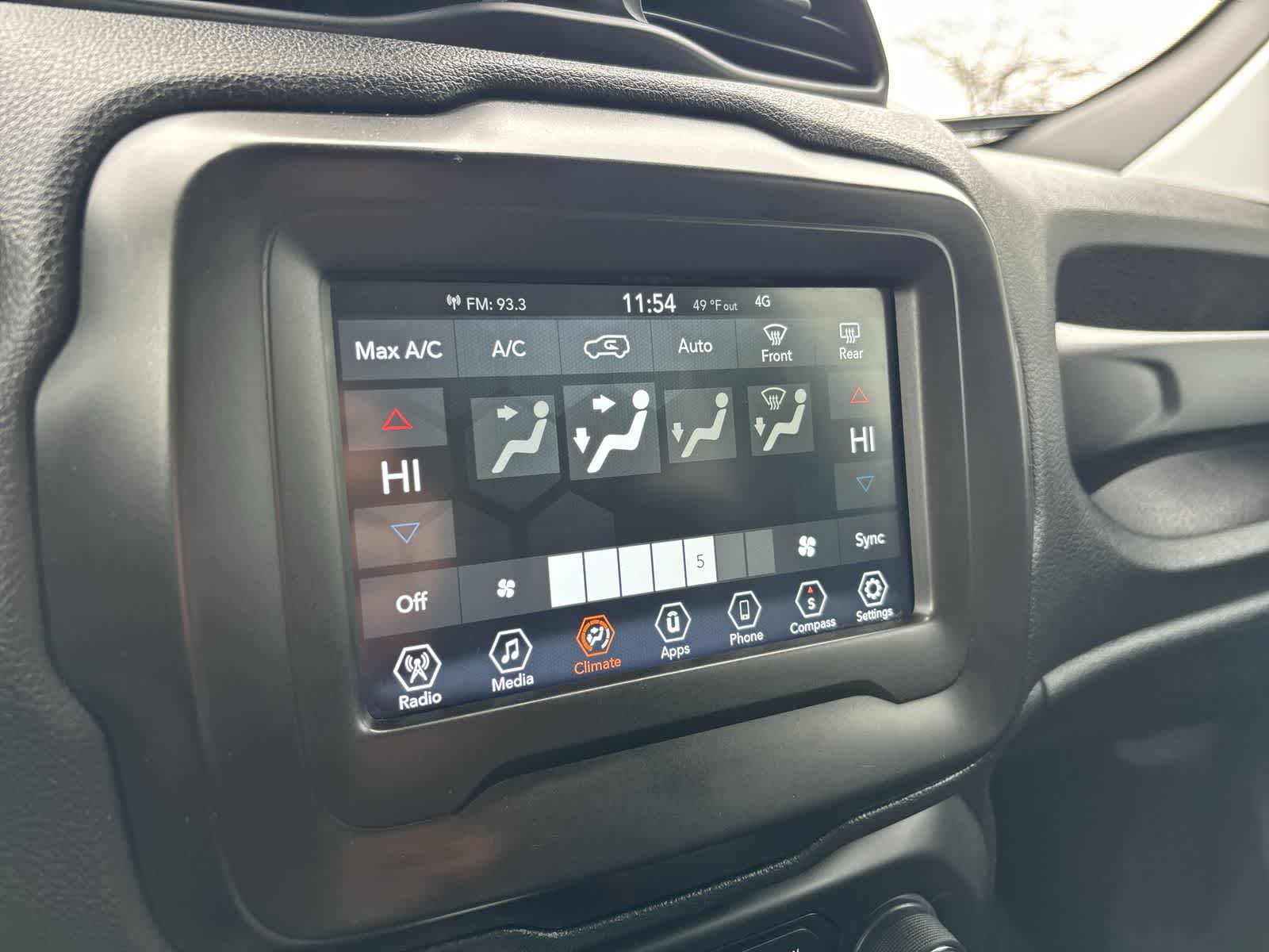 Thumbnail: 2021 Jeep Renegade - 20