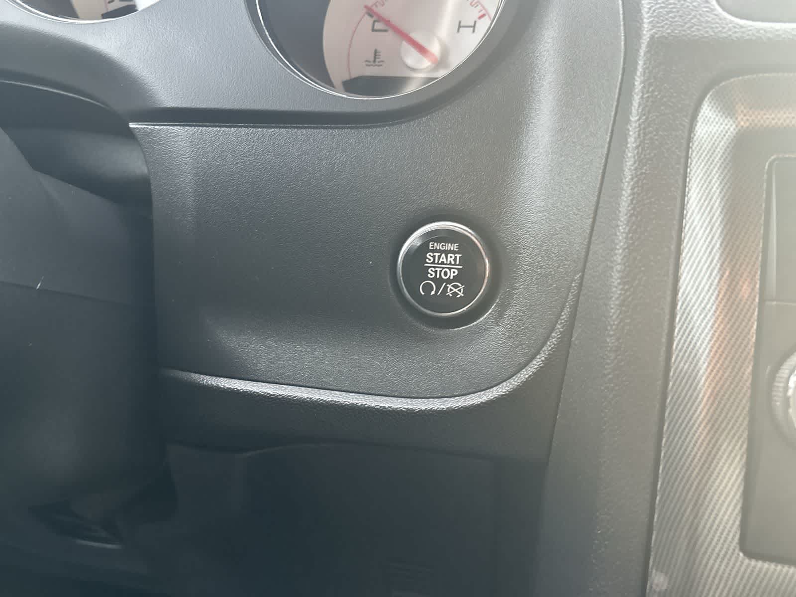 Thumbnail: 2013 Dodge Challenger - 18