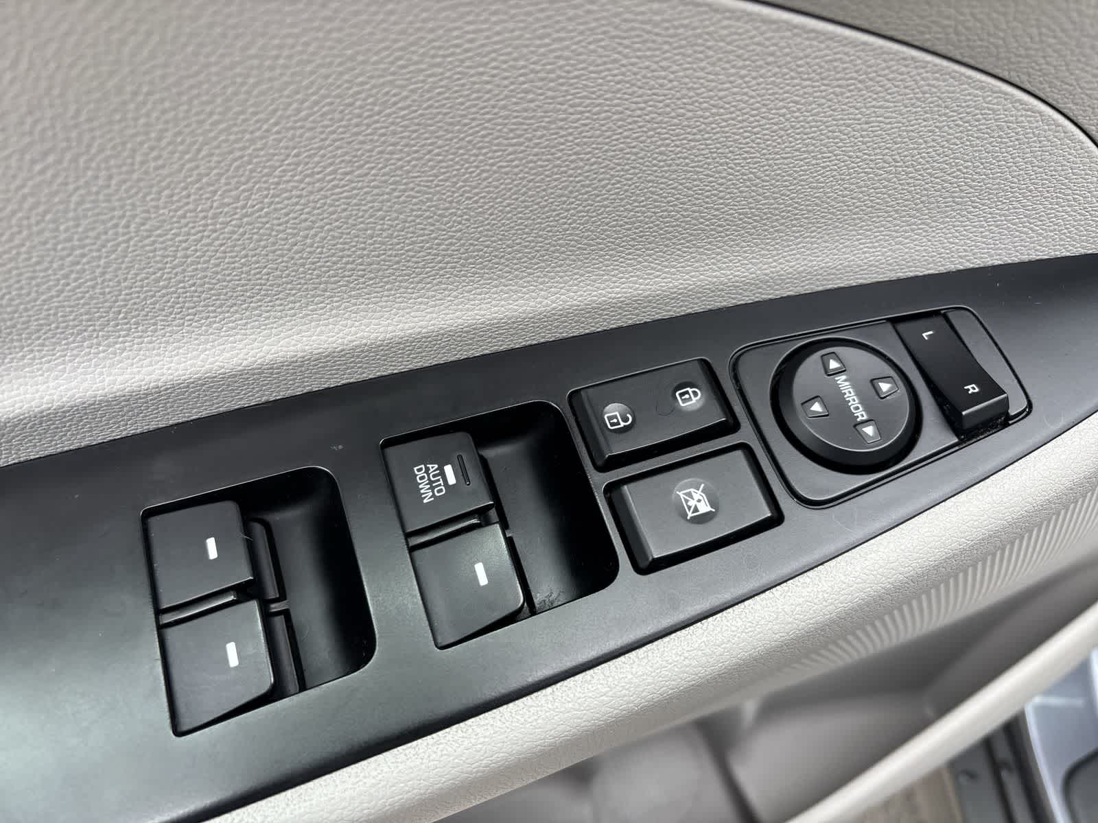 Thumbnail: 2019 Hyundai Tucson - 7
