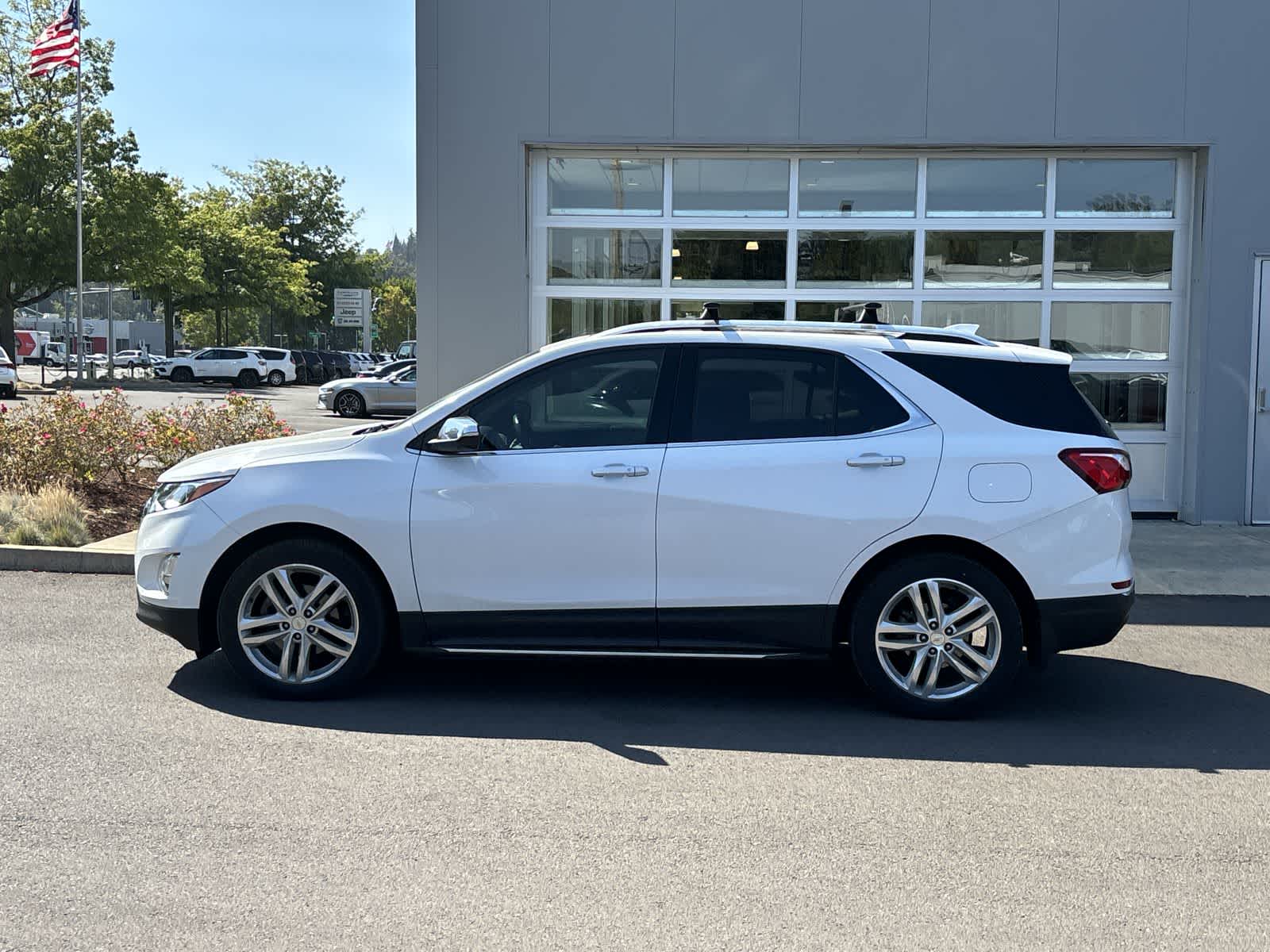 2019 Chevrolet Equinox Premier photo 2