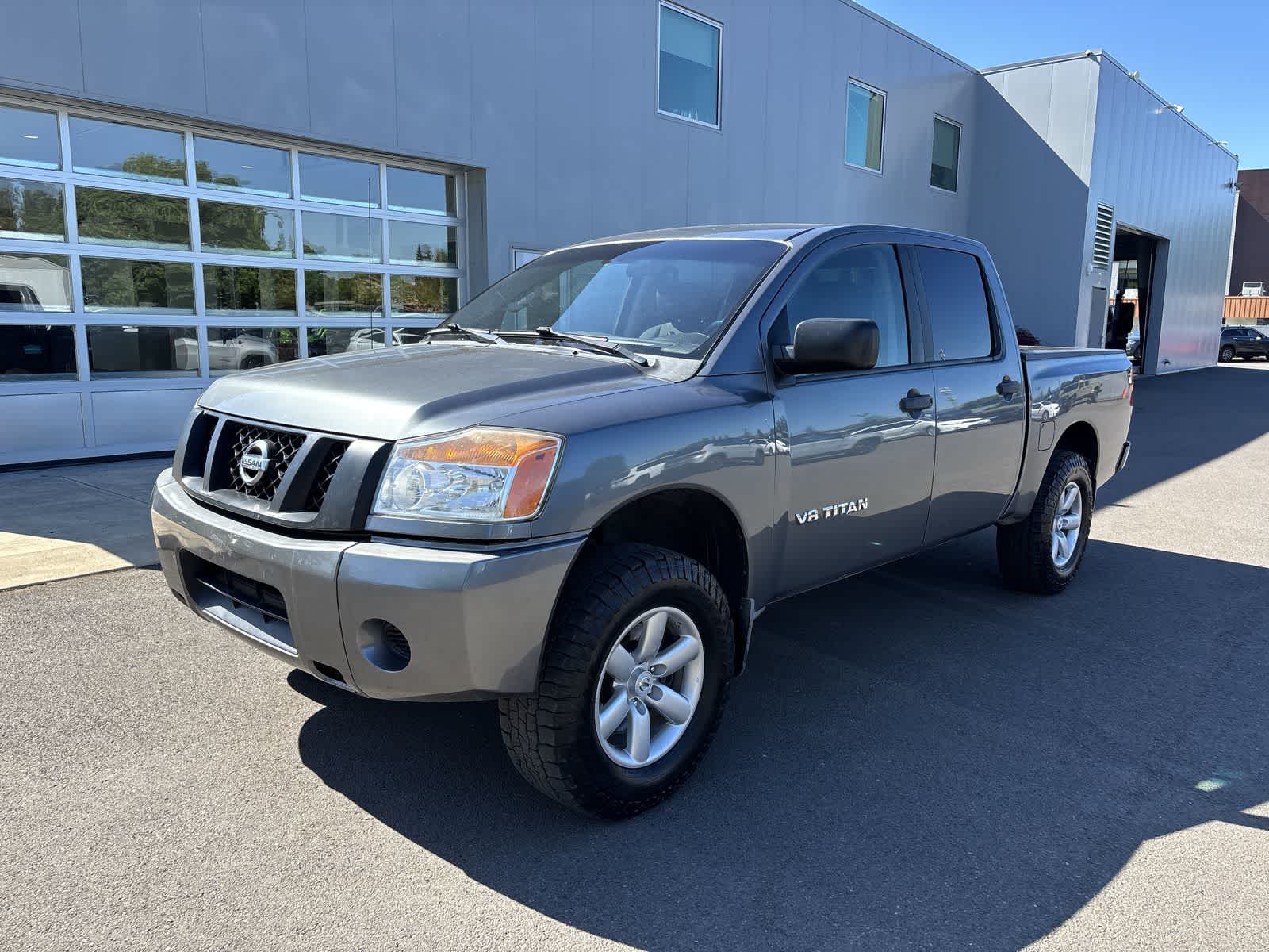 2015 Nissan Titan S 4x4 SWB Crew Cab's photo