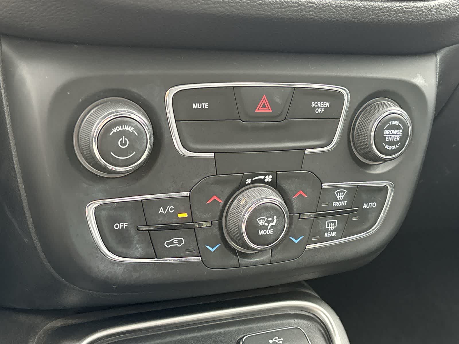 Thumbnail: 2019 Jeep Compass - 22