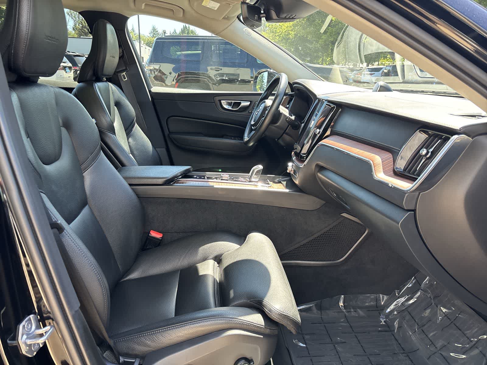 Thumbnail: 2019 Volvo XC60 - 4
