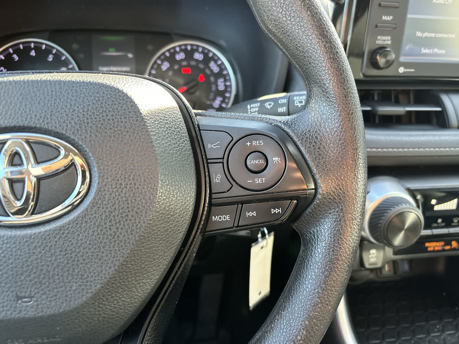 Thumbnail: 2020 Toyota RAV4 - 11
