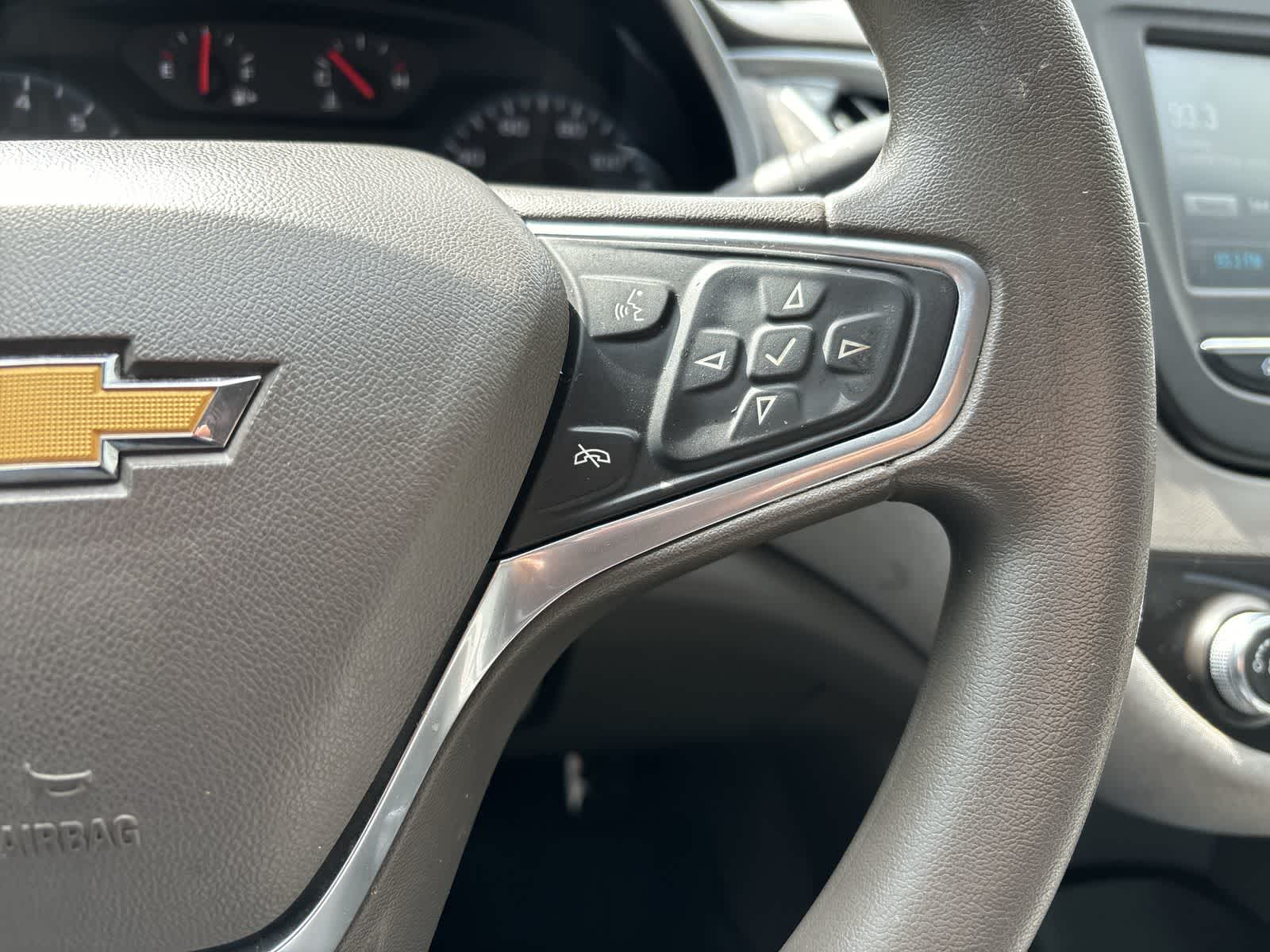 Thumbnail: 2018 Chevrolet Malibu - 10