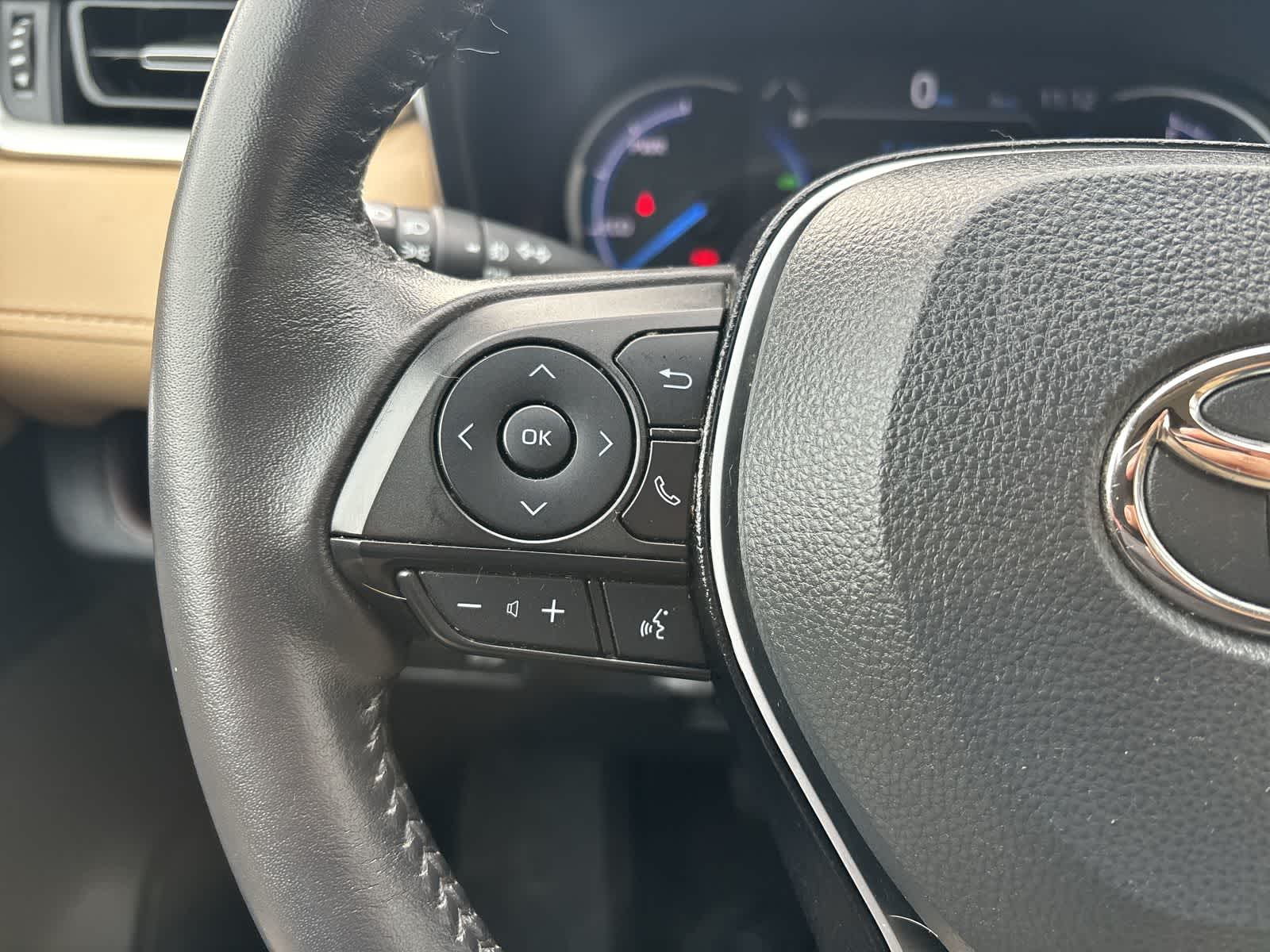 Thumbnail: 2020 Toyota RAV4 - 7