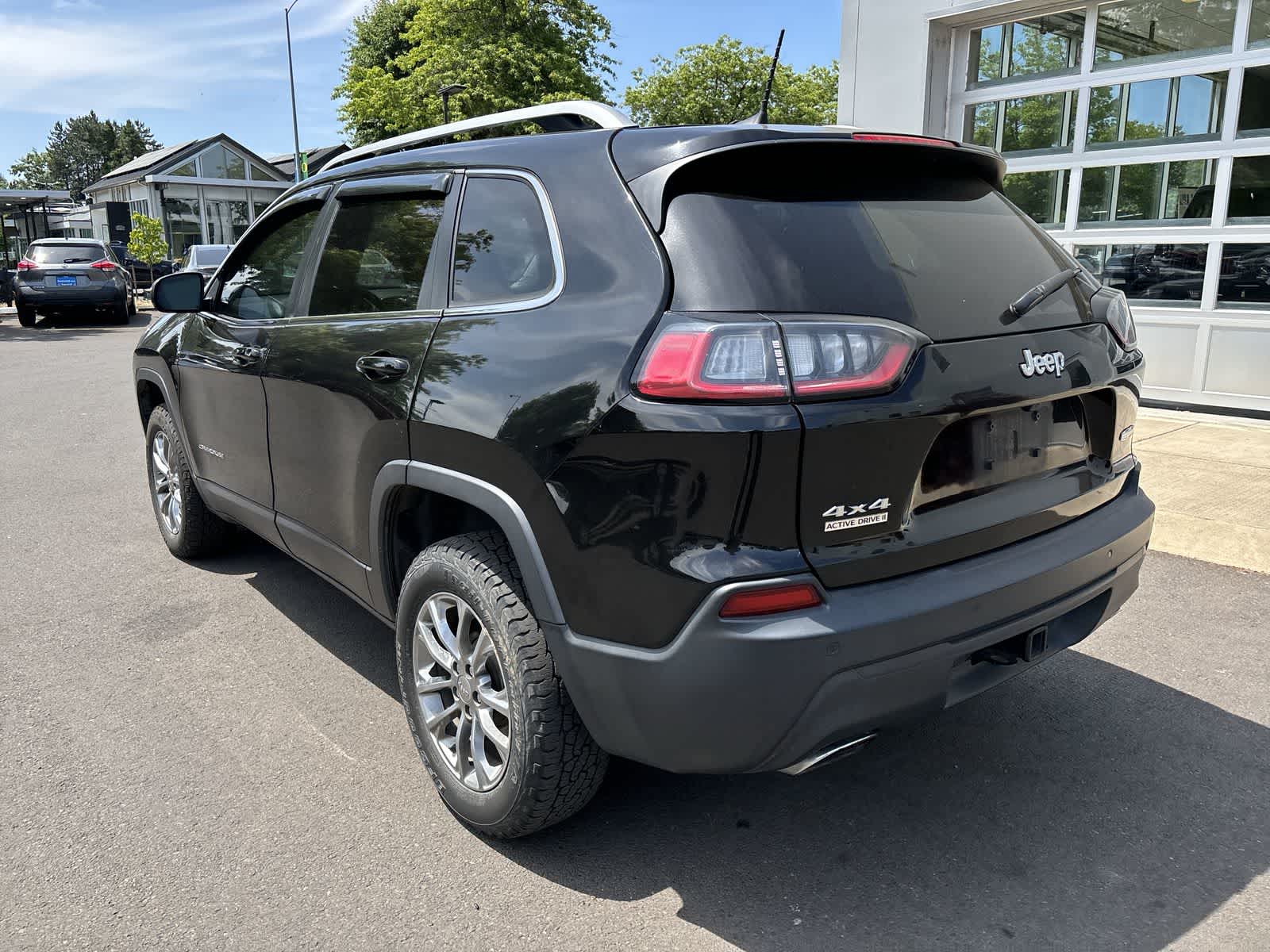 Thumbnail: 2019 Jeep Cherokee - 3
