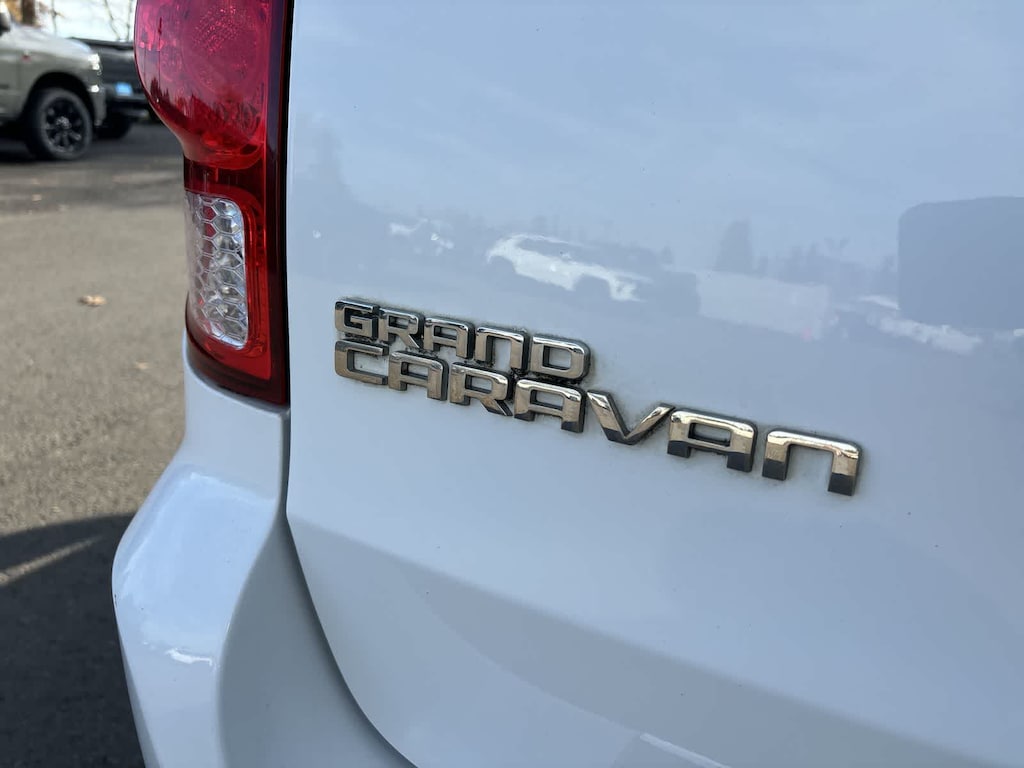 Used 2019 Dodge Grand Caravan SXT Van Passenger Van