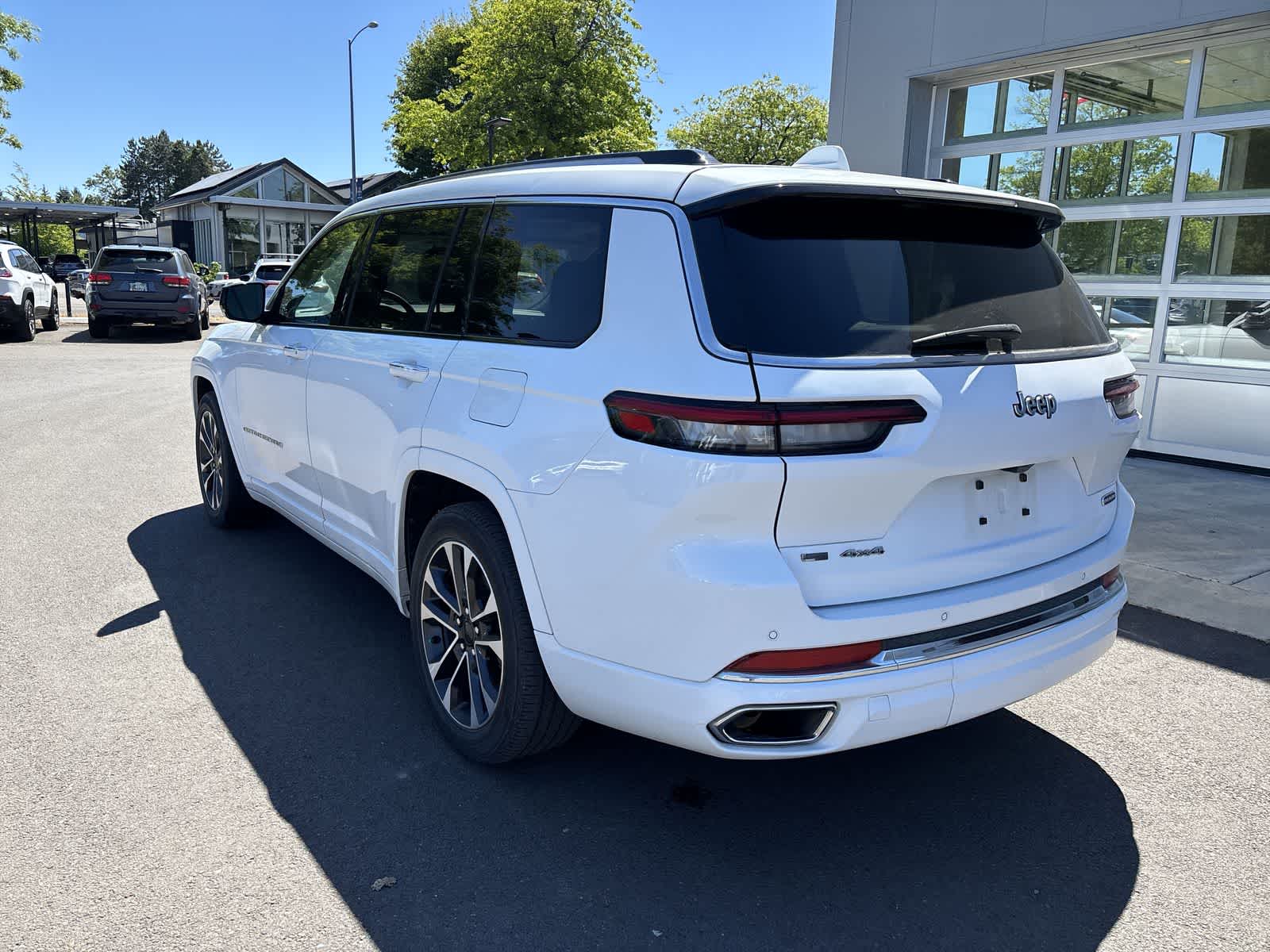 Thumbnail: 2023 Jeep Grand Cherokee - 3