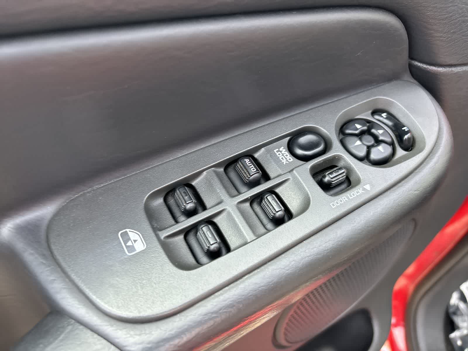 2004 Dodge Ram 1500 Laramie 11