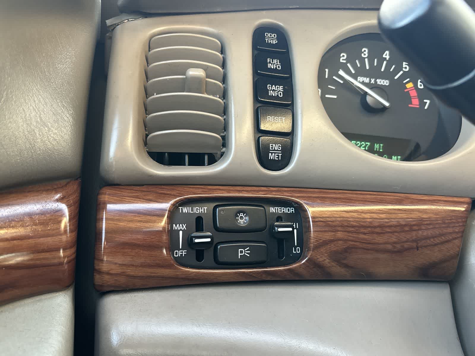 Thumbnail: 2002 Buick LeSabre - 16