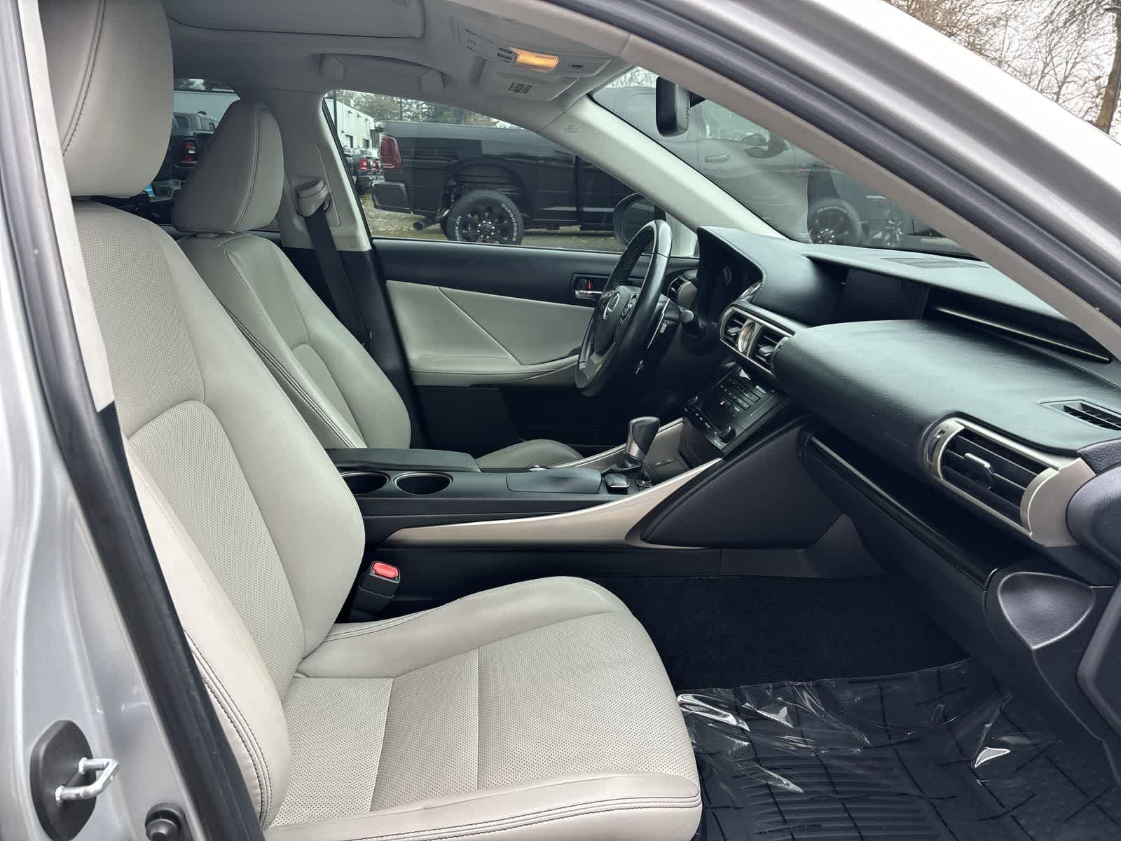 Thumbnail: 2014 Lexus IS - 4