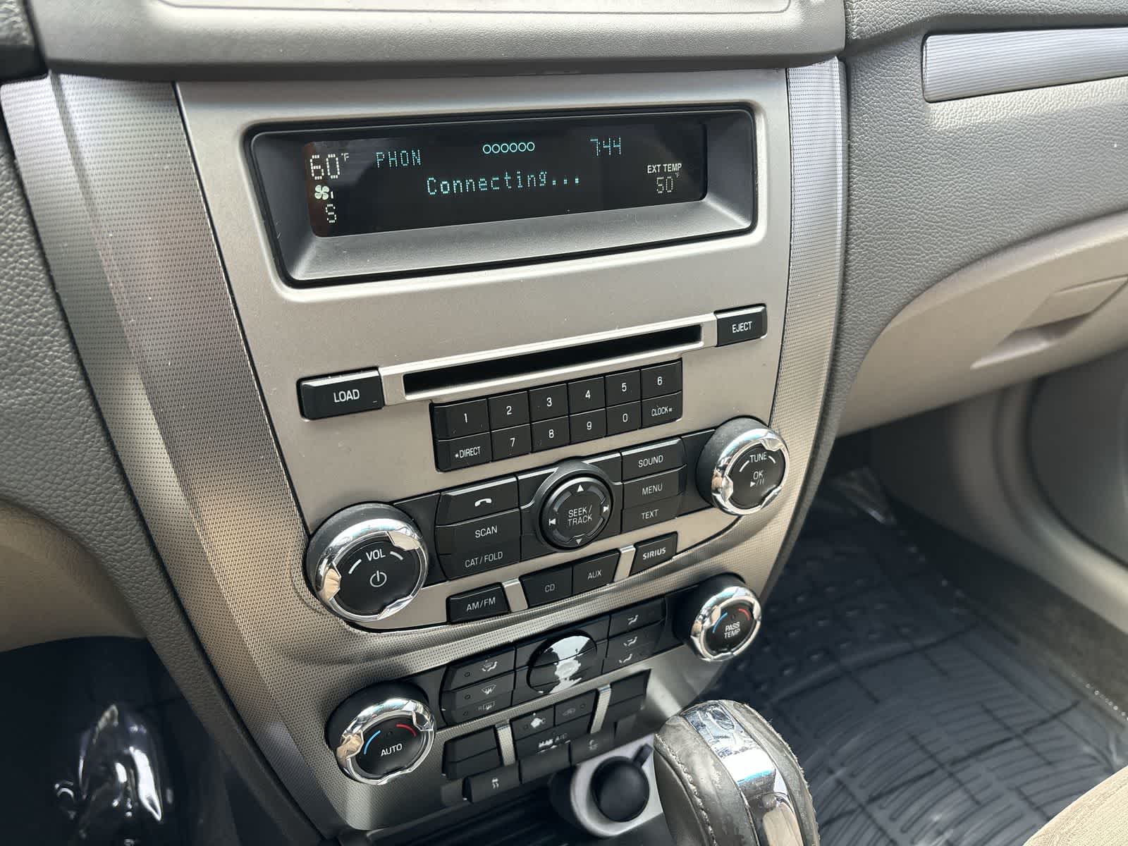 Thumbnail: 2010 Ford Fusion - 24