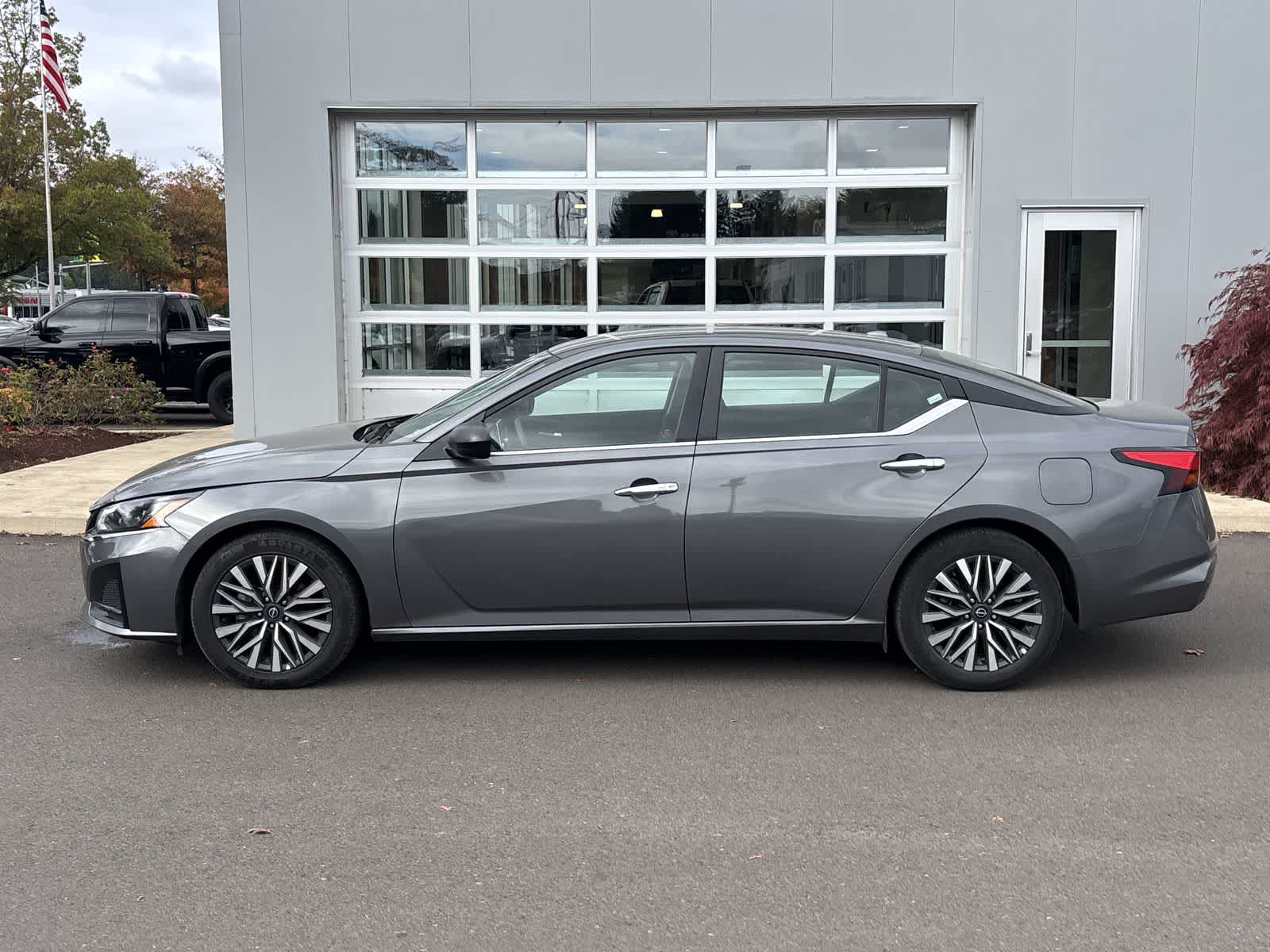 Used 2024 Nissan Altima 2.5 SV Sedan