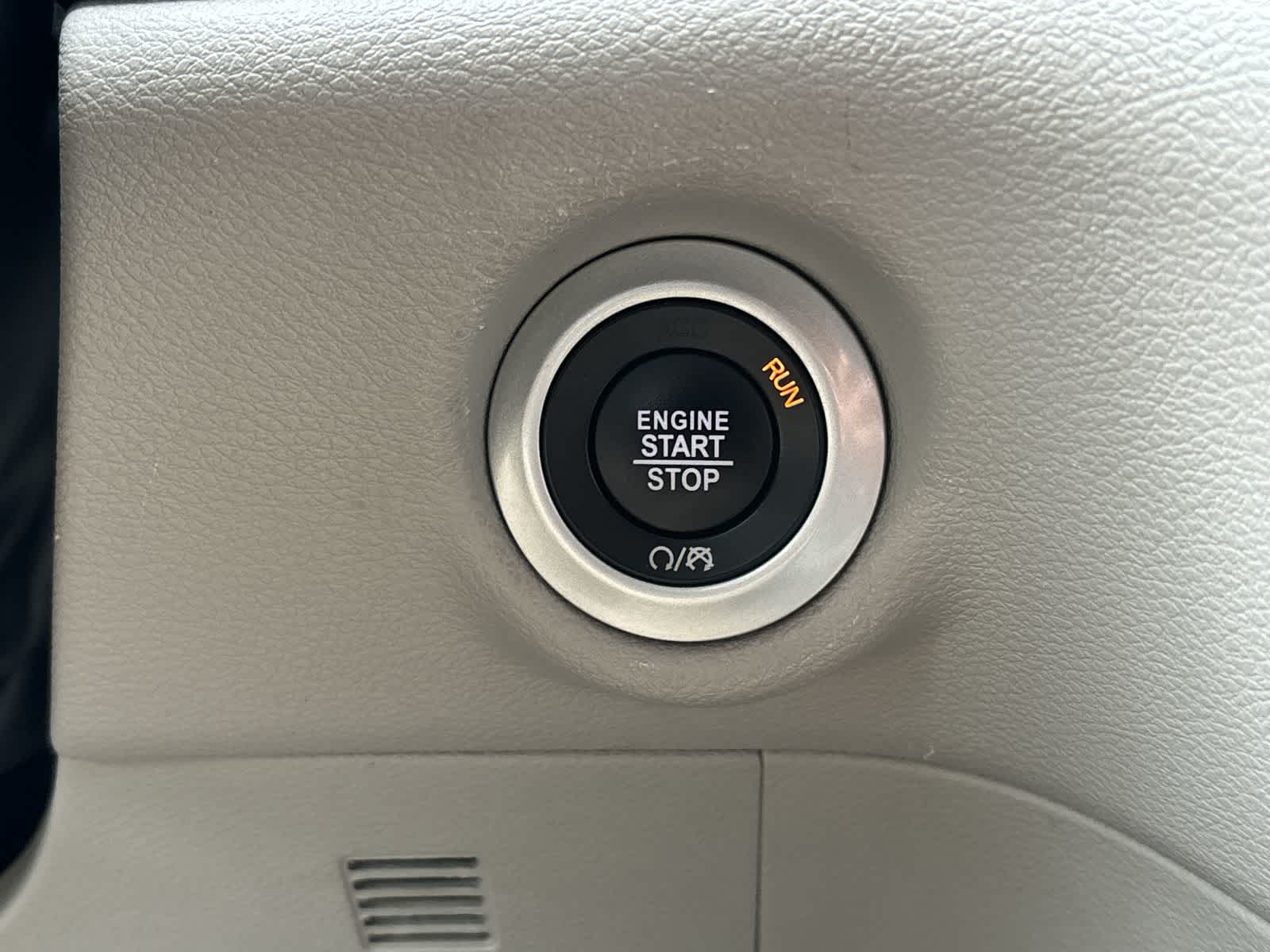 Thumbnail: 2023 Chrysler Pacifica - 20