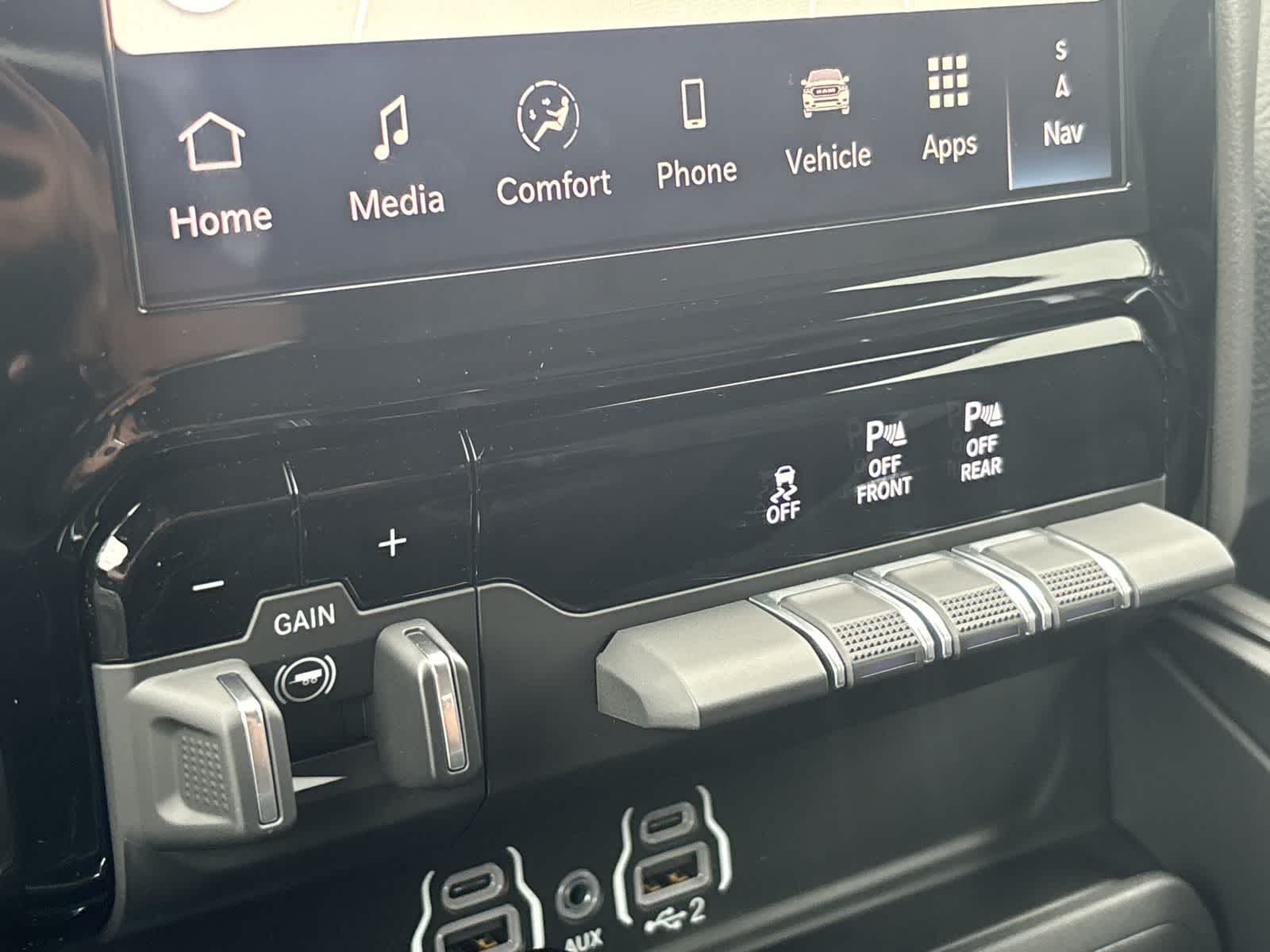 Thumbnail: 2026 RAM 1500 - 26