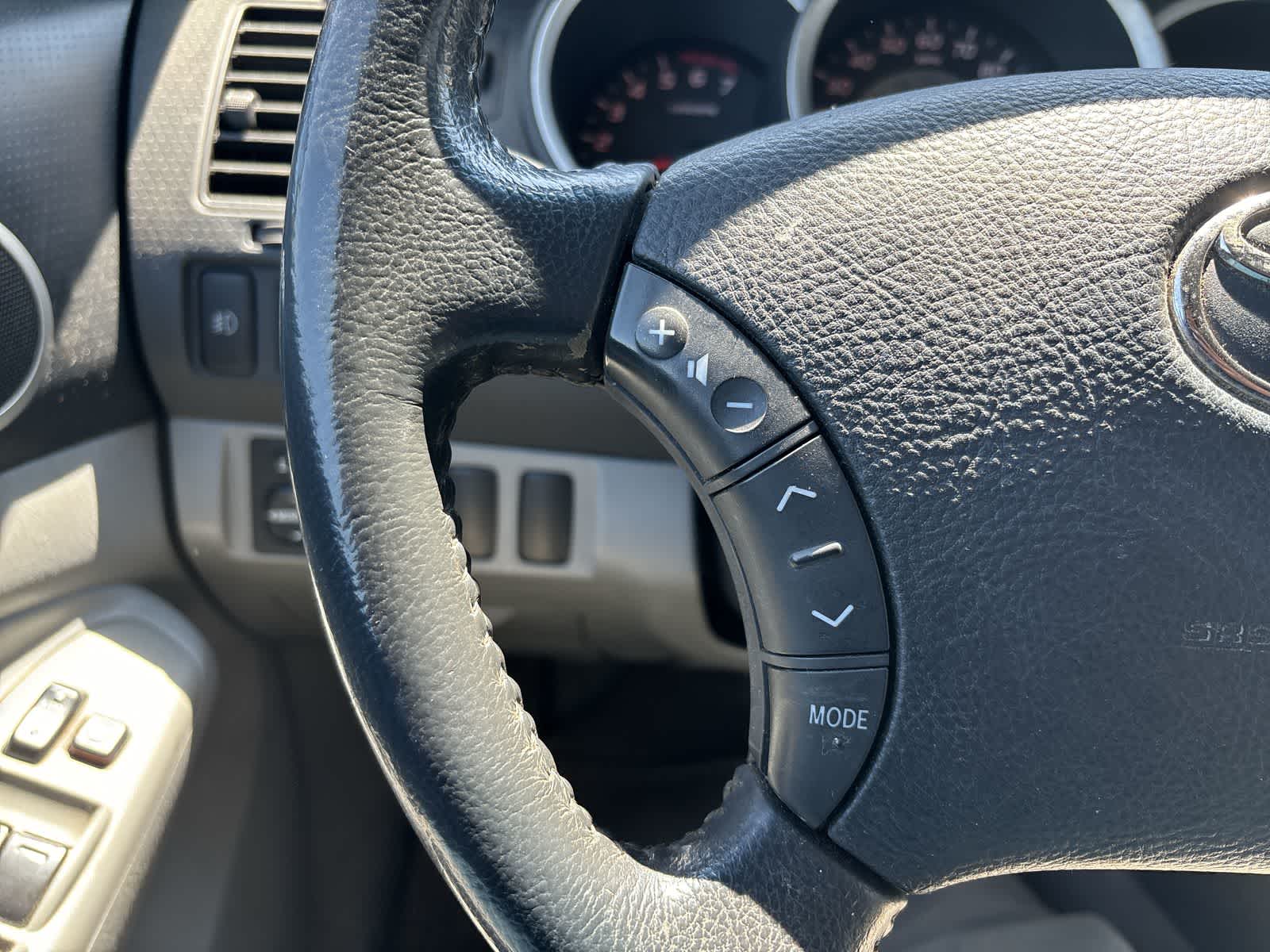Thumbnail: 2011 Toyota Tacoma - 14