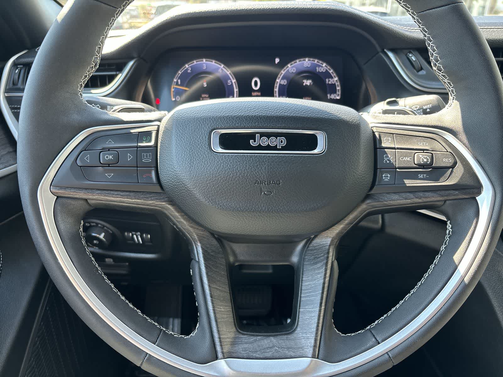 Thumbnail: 2025 Jeep Grand Cherokee - 10
