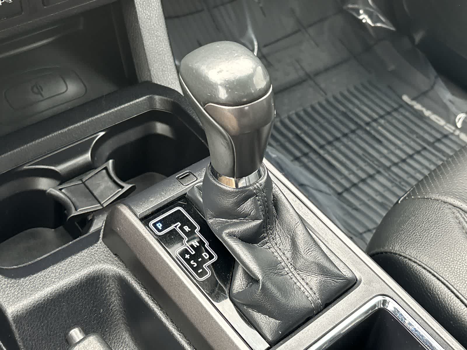 Thumbnail: 2017 Toyota Tacoma - 25