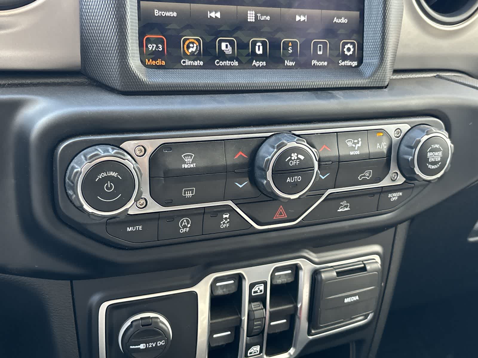 Thumbnail: 2021 Jeep Wrangler - 25