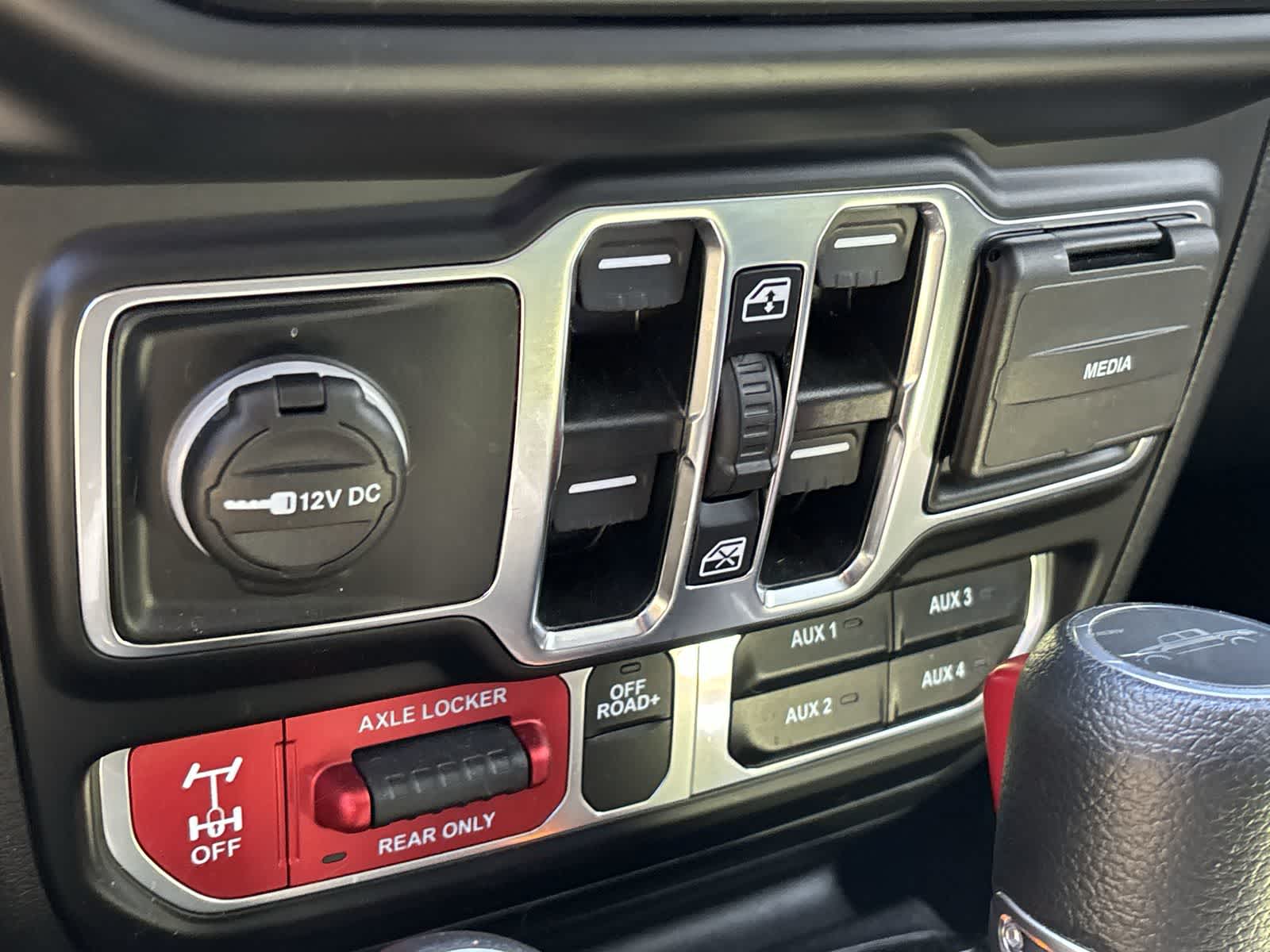 Thumbnail: 2022 Jeep Gladiator - 25