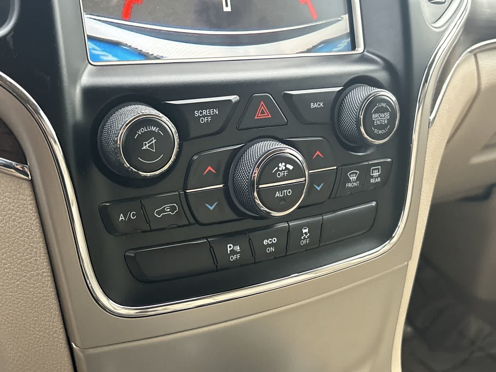 Thumbnail: 2014 Jeep Grand Cherokee - 24