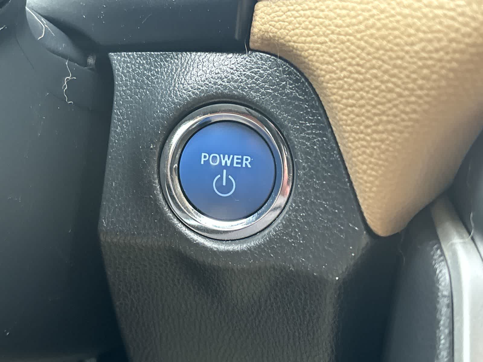 Thumbnail: 2020 Toyota RAV4 - 16