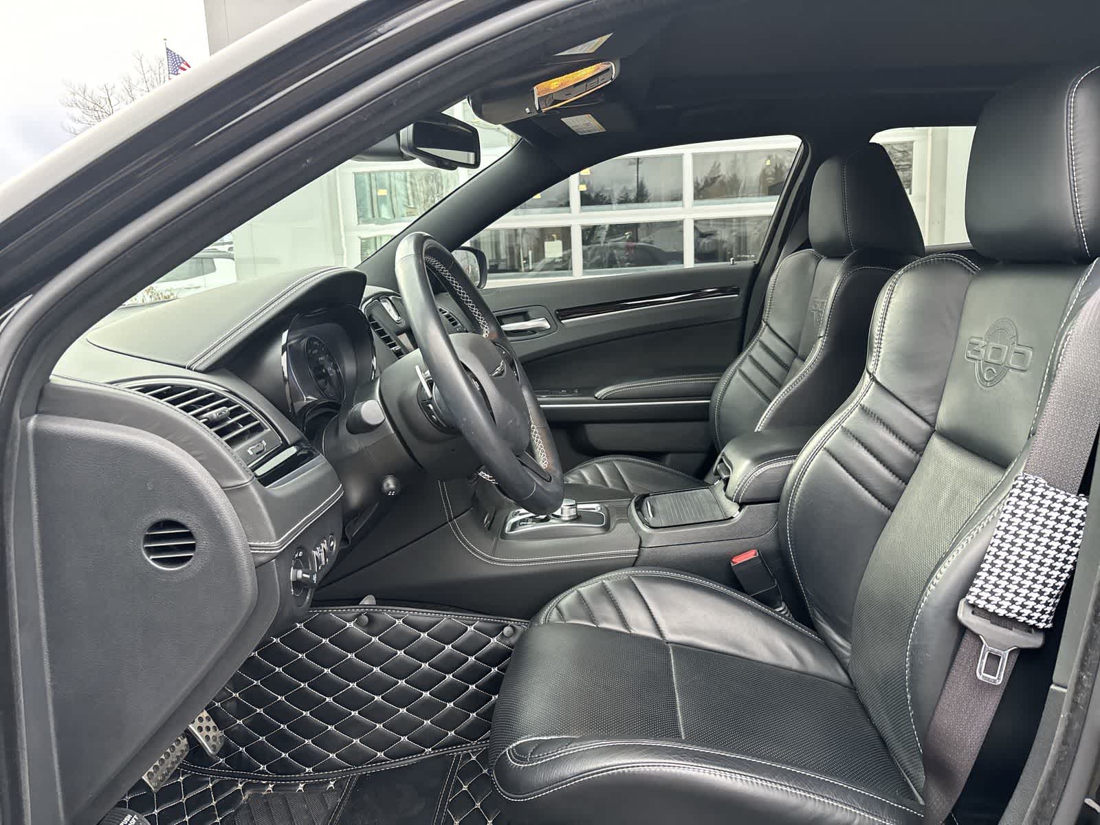 Thumbnail: 2023 Chrysler 300 - 8