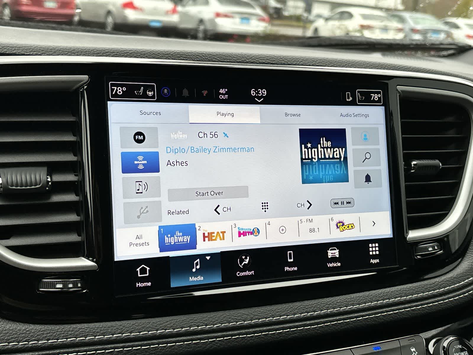 Thumbnail: 2026 Chrysler Pacifica - 17