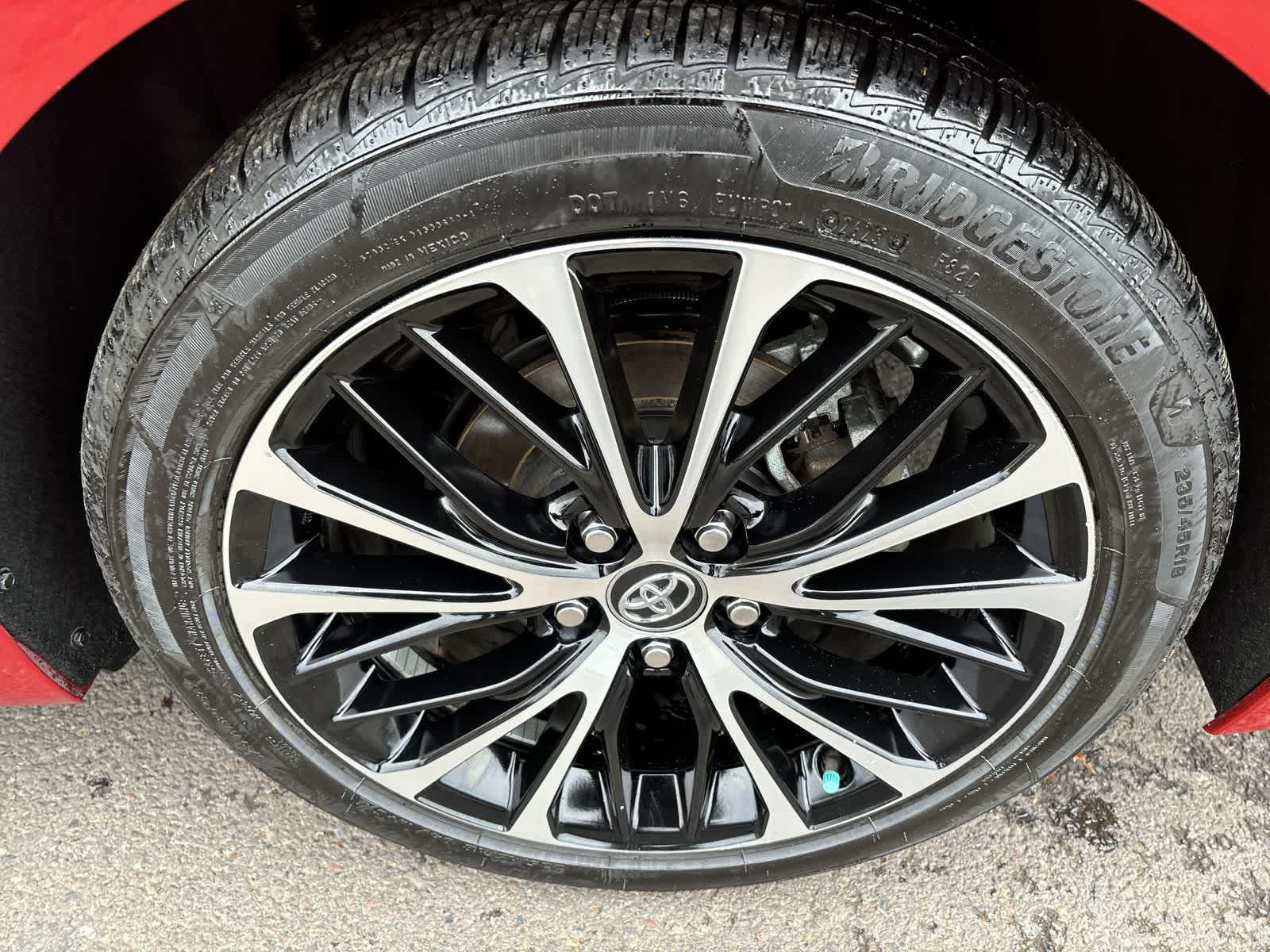 2020 Toyota Camry Hybrid SE photo 4