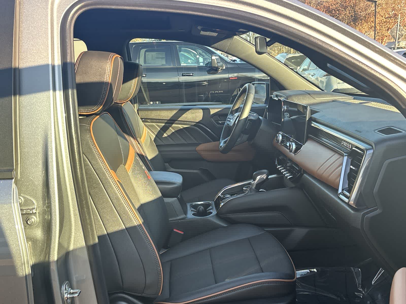 Thumbnail: 2024 GMC Canyon - 9