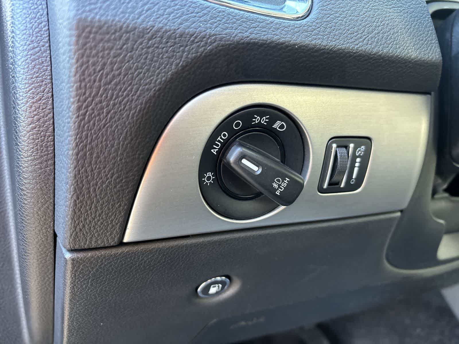 Thumbnail: 2017 Dodge Durango - 9