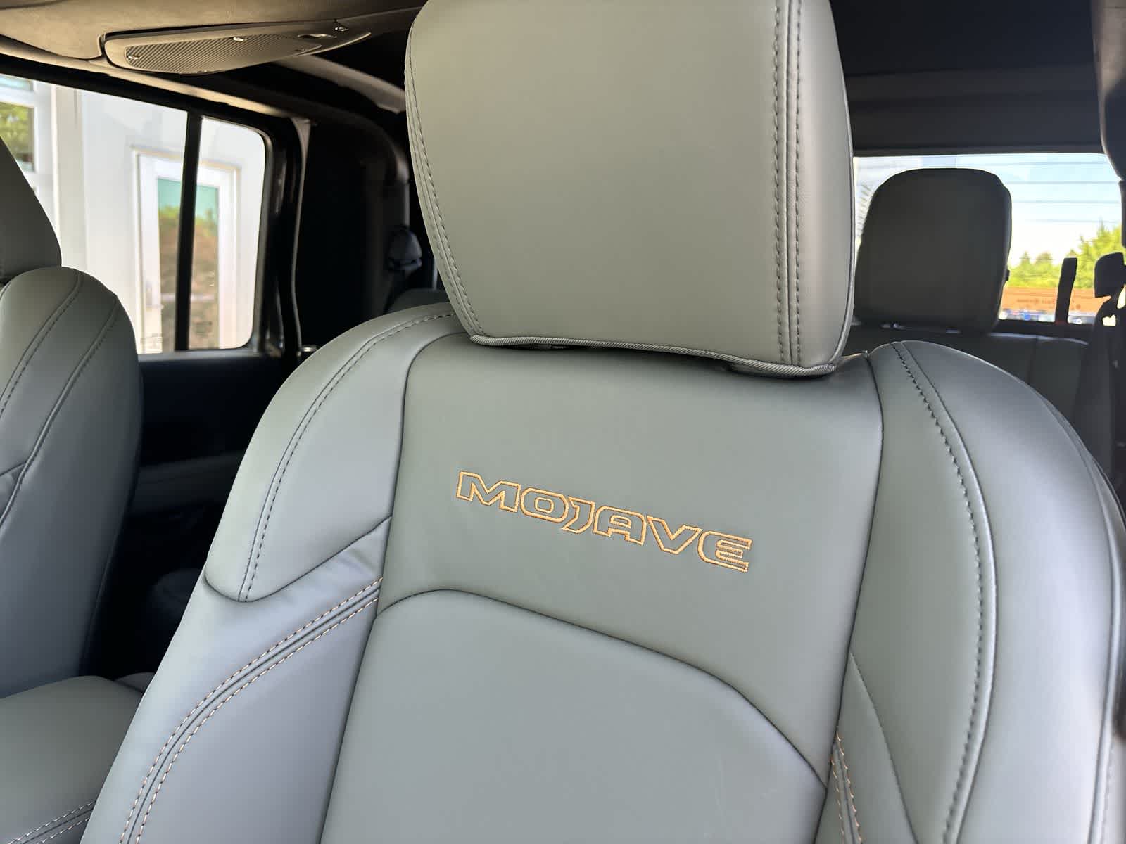 Thumbnail: 2025 Jeep Gladiator - 11